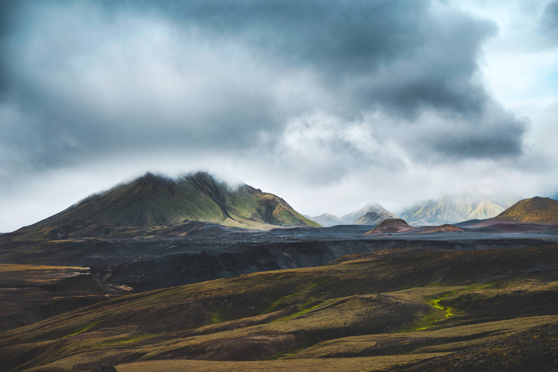 Iceland Mountain Fields Background