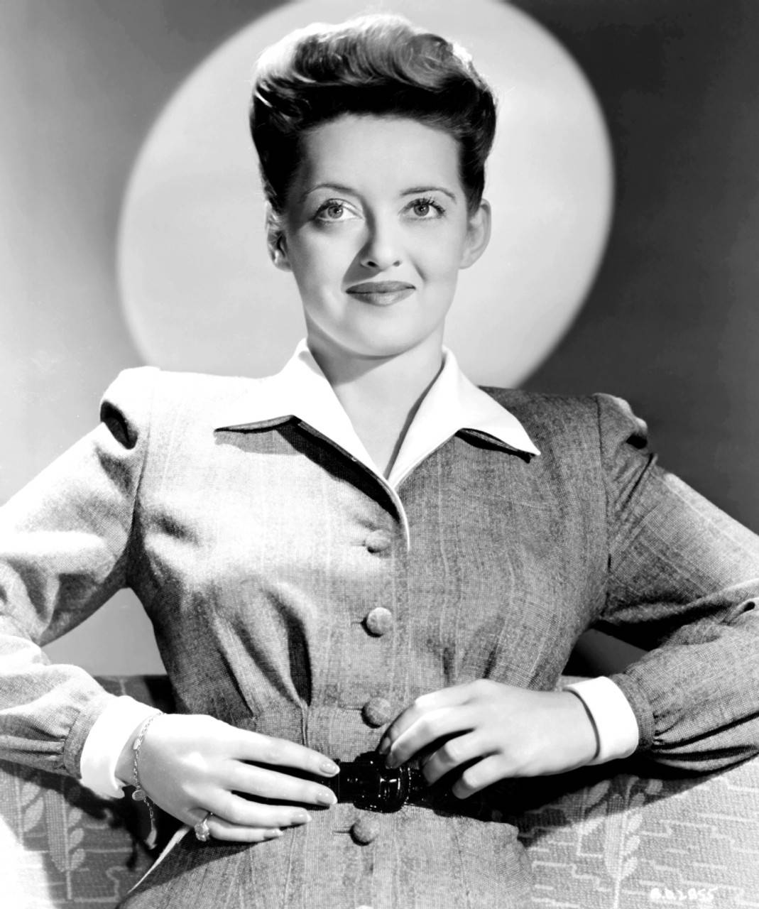 Iconic Actress Bette Davis With A Short Hairstyle Background
