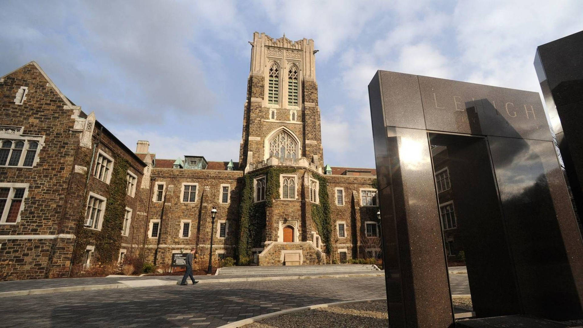 Iconic Alumni Memorial Building At Lehigh University Background