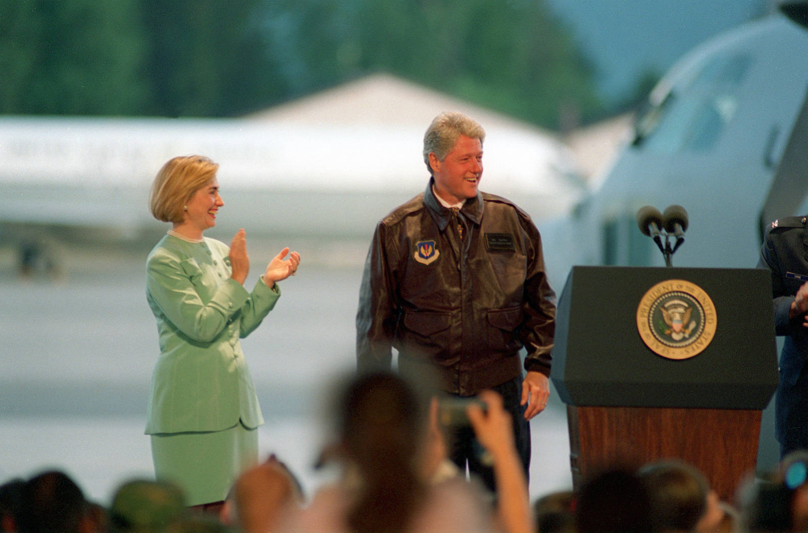 Iconic Image Of Former President Bill Clinton And First Lady Hillary Clinton Background