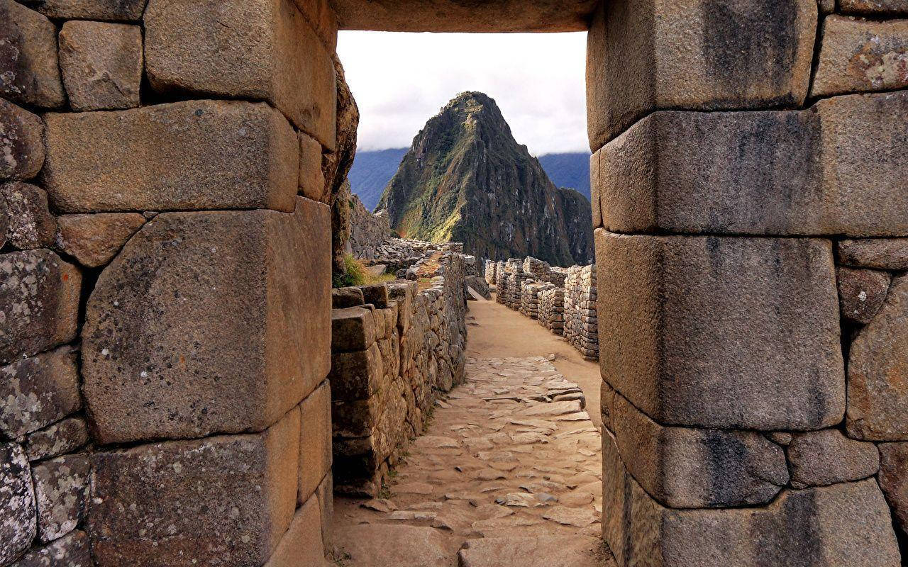 Iconic Inca Civilisation In Machu Picchu, Peru Background