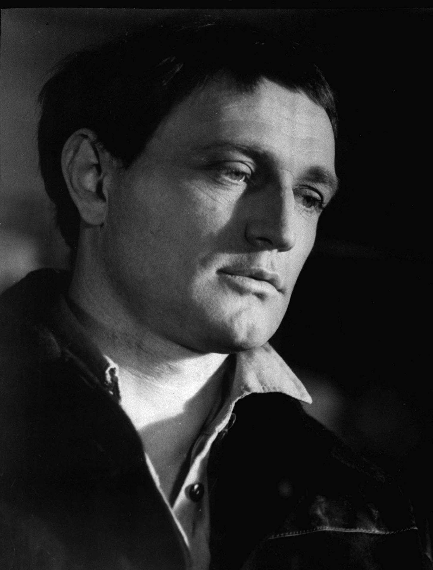 Iconic Irish Actor Richard Harris In The 1963 Film, 'this Sporting Life' Background