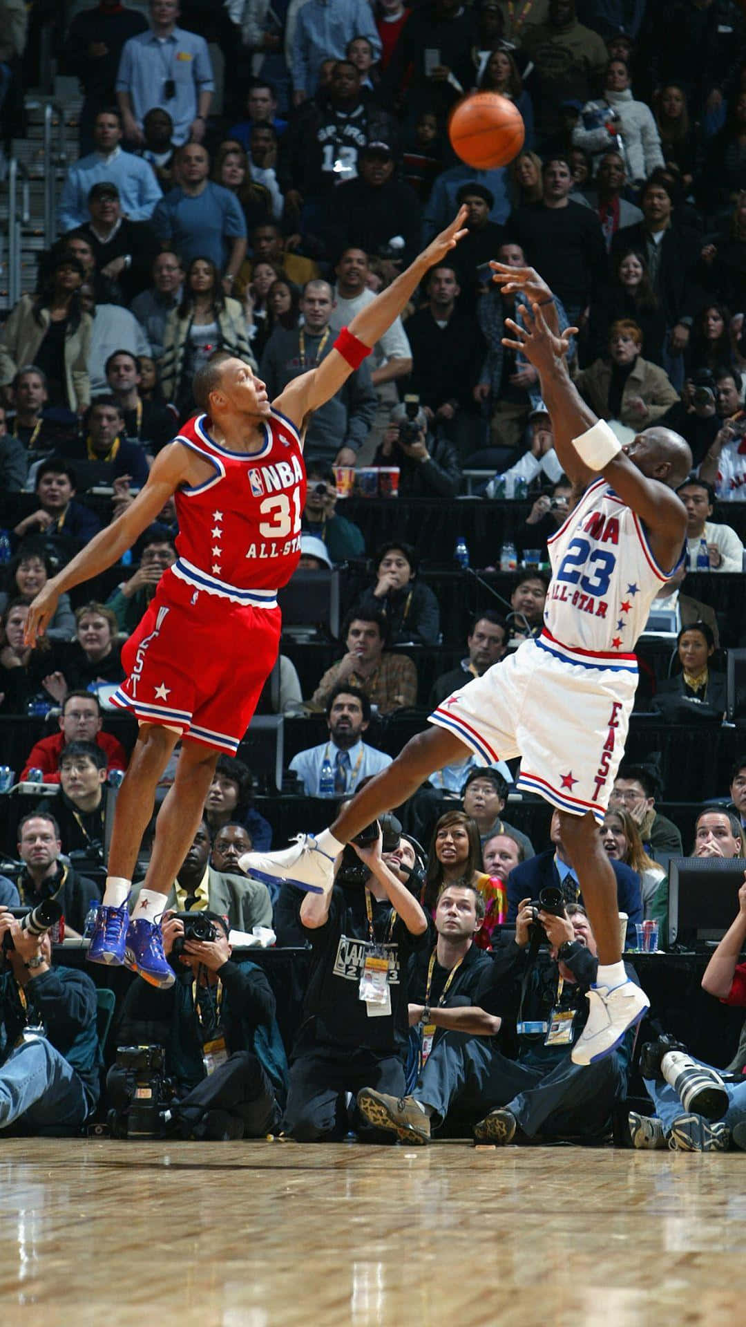 Iconic Nba Duo, Michael Jordan And Kobe Bryant Background