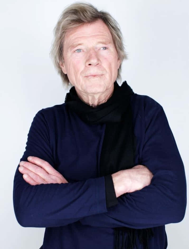 Iconic Portrait Of Michael Parks Background