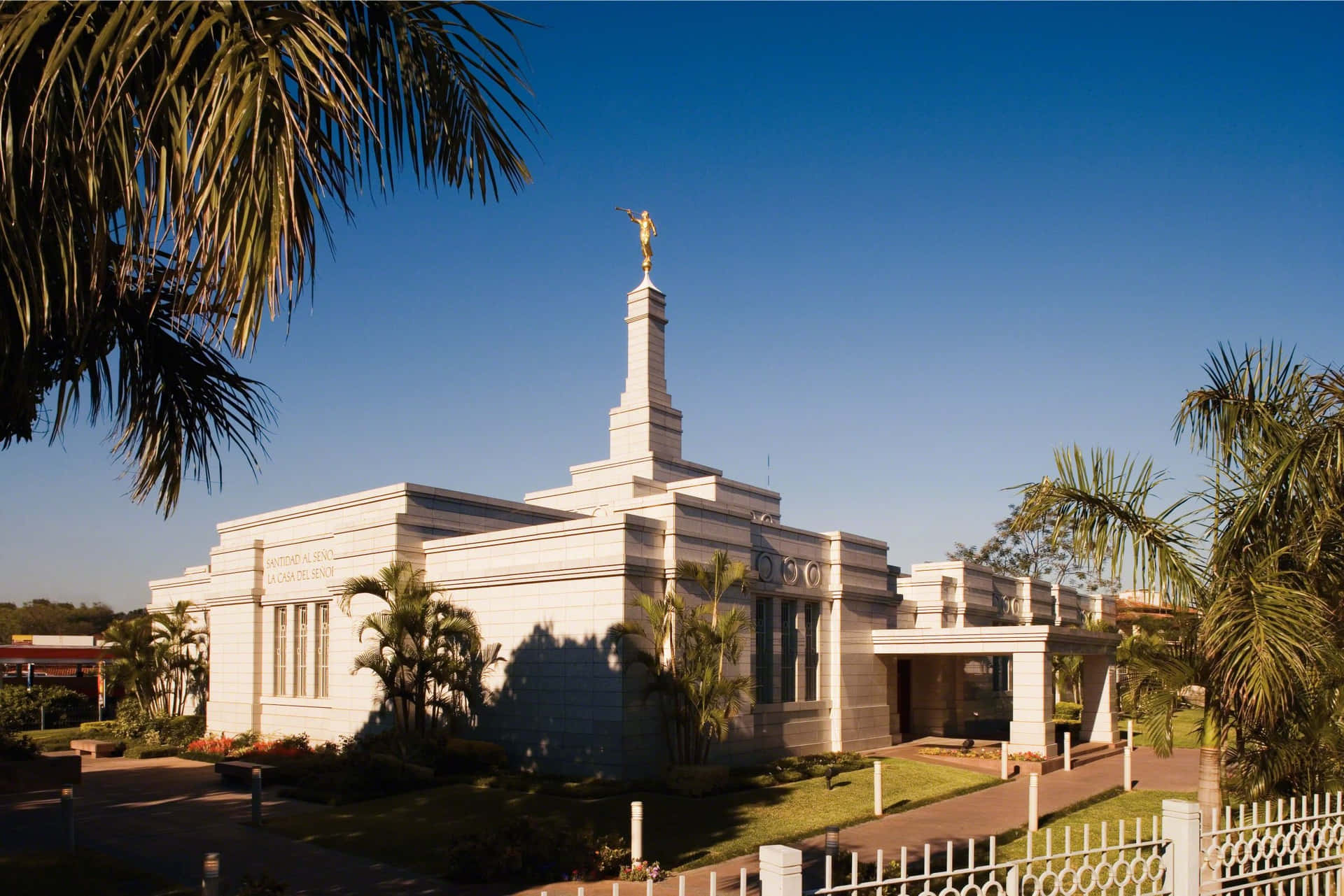 Ideal Location To See Asuncion Paraguay Temple Background