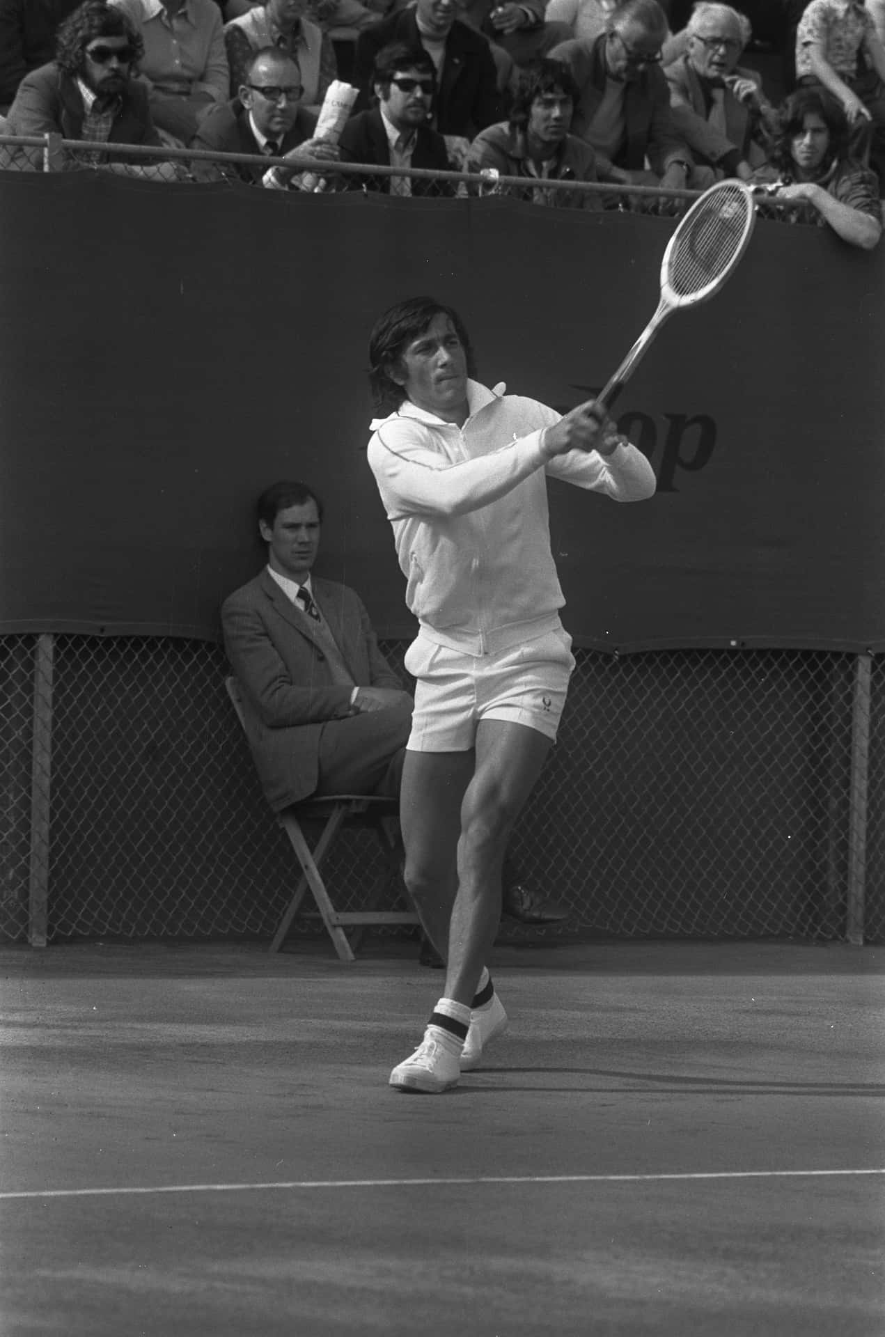Ilie Năstase Grandslam Champion Background