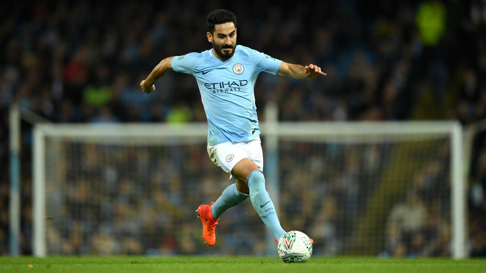 Ilkay Gundogan Running After Ball