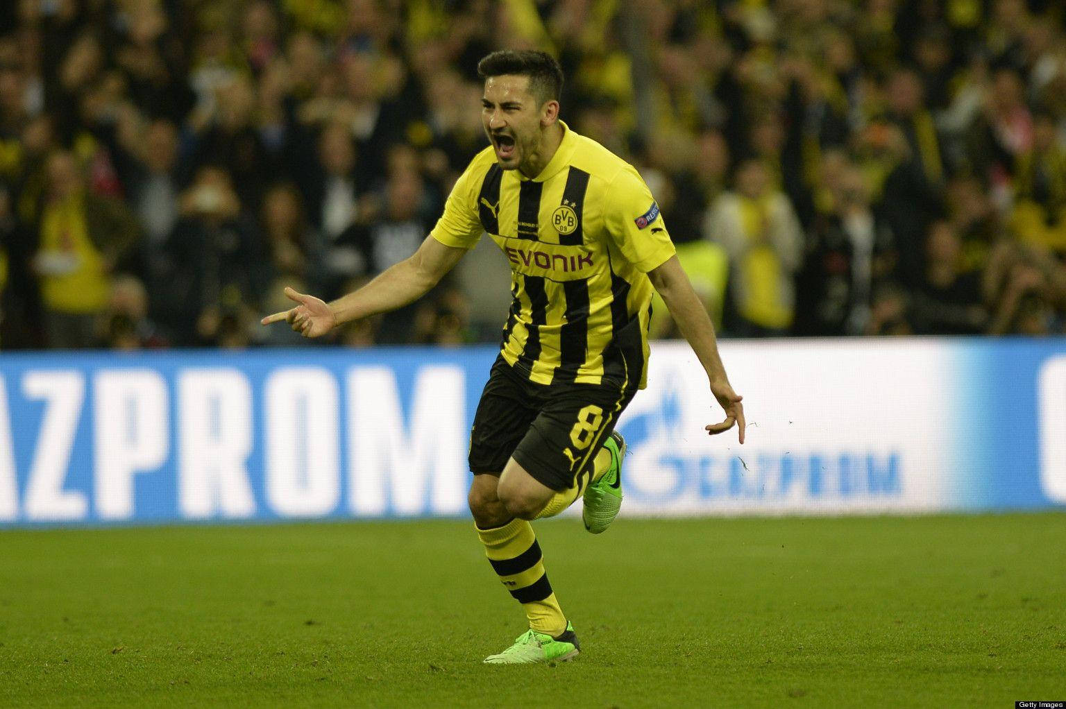 Ilkay Gundogan Screaming On The Field Background