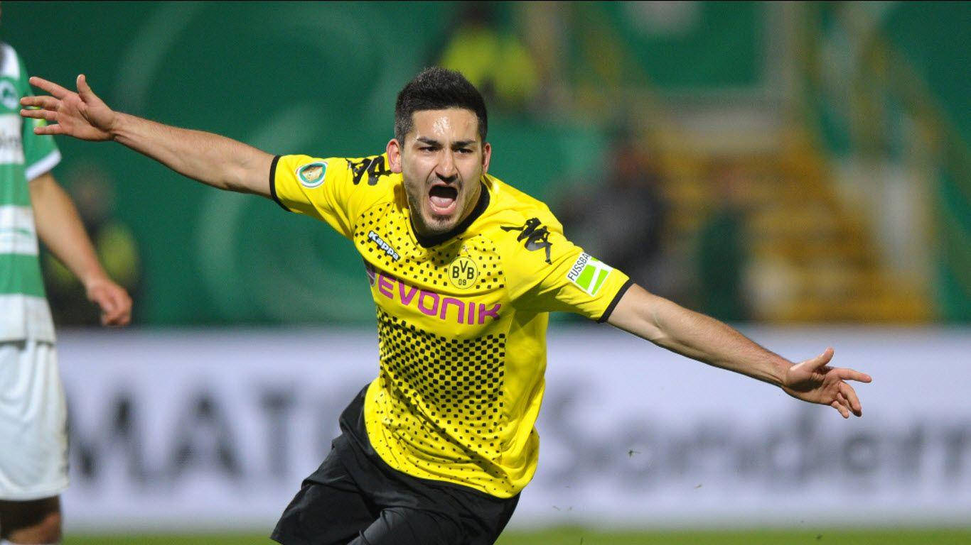 Ilkay Gundogan With Open Arms Background