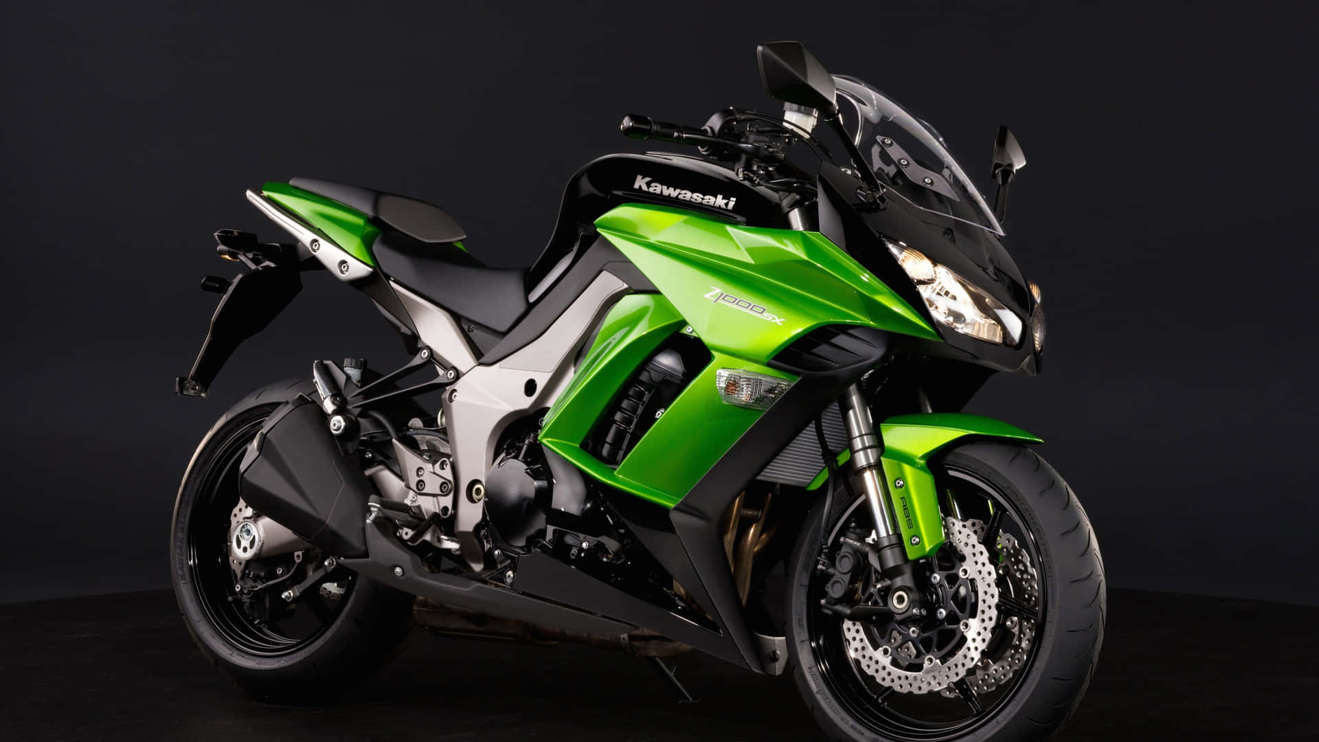 Image An Awe-inspiring Kawasaki Sportbike Desktop Wallpaper Background