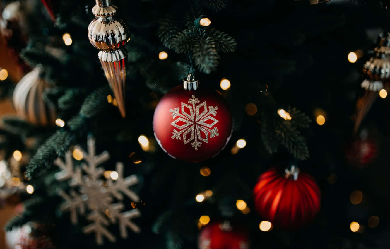 Image Beautiful Cityscape Illuminated By Christmas Lights Background