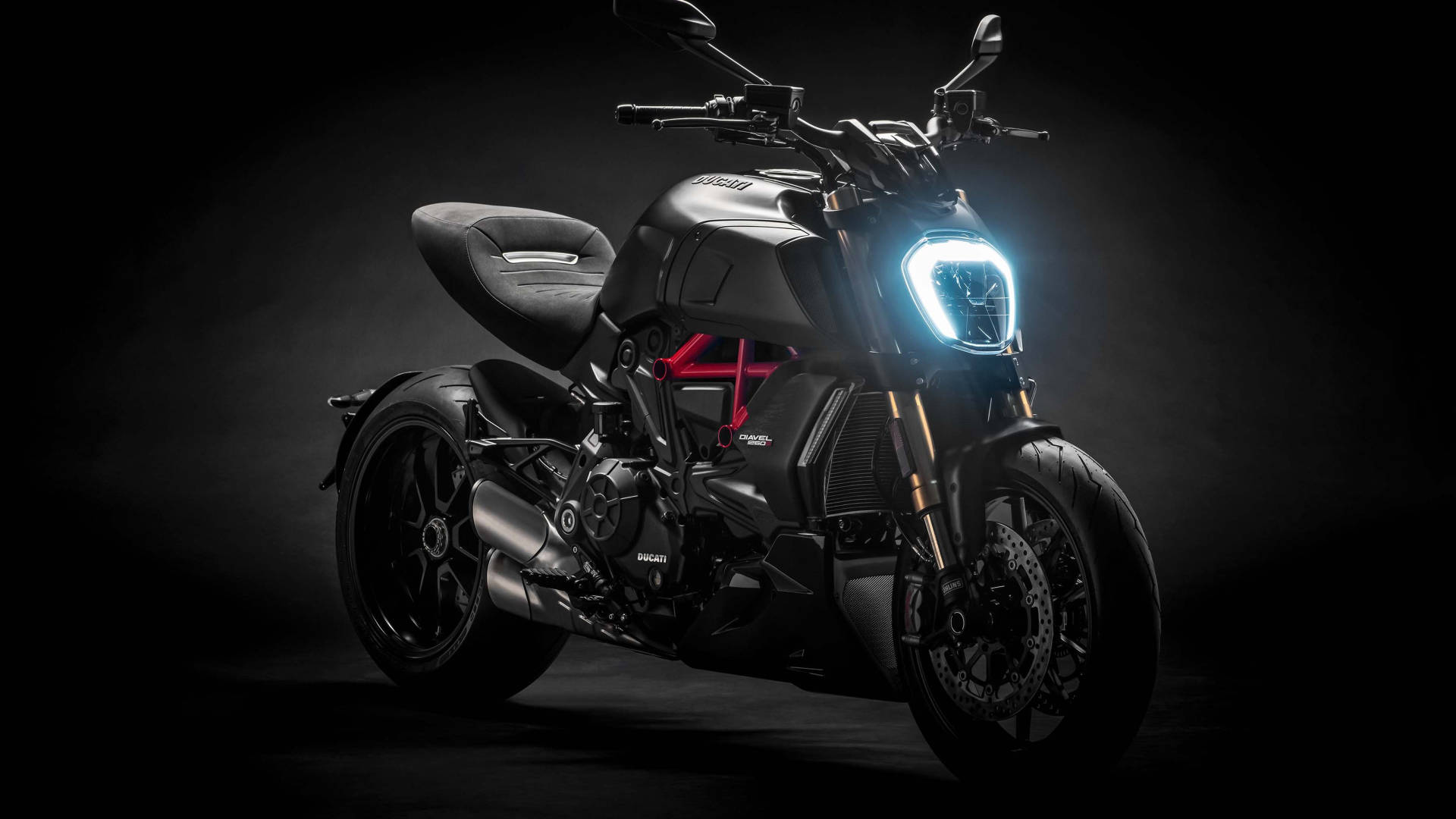 Image Cruise The Streets With A Ducati Diavel 1260 S Background