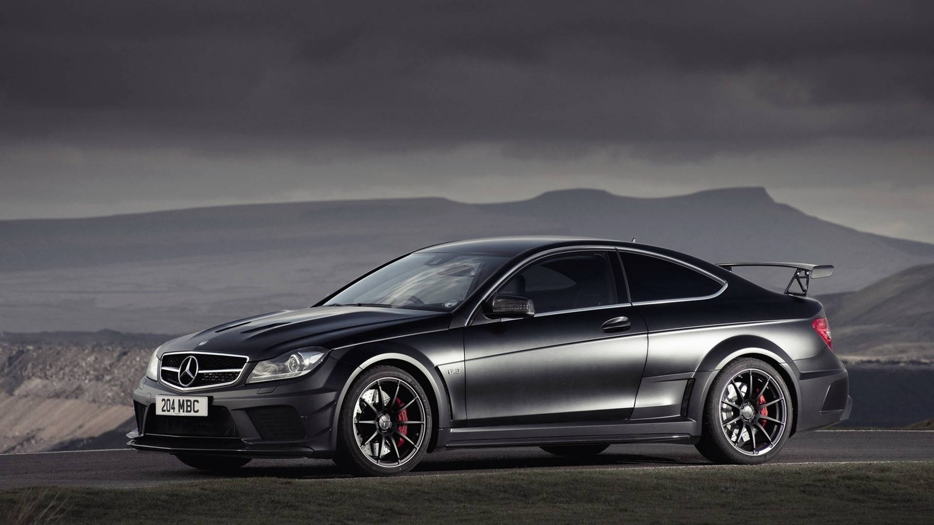 Impress Your Friends With An Unforgettable Mercedes-benz Amg Background