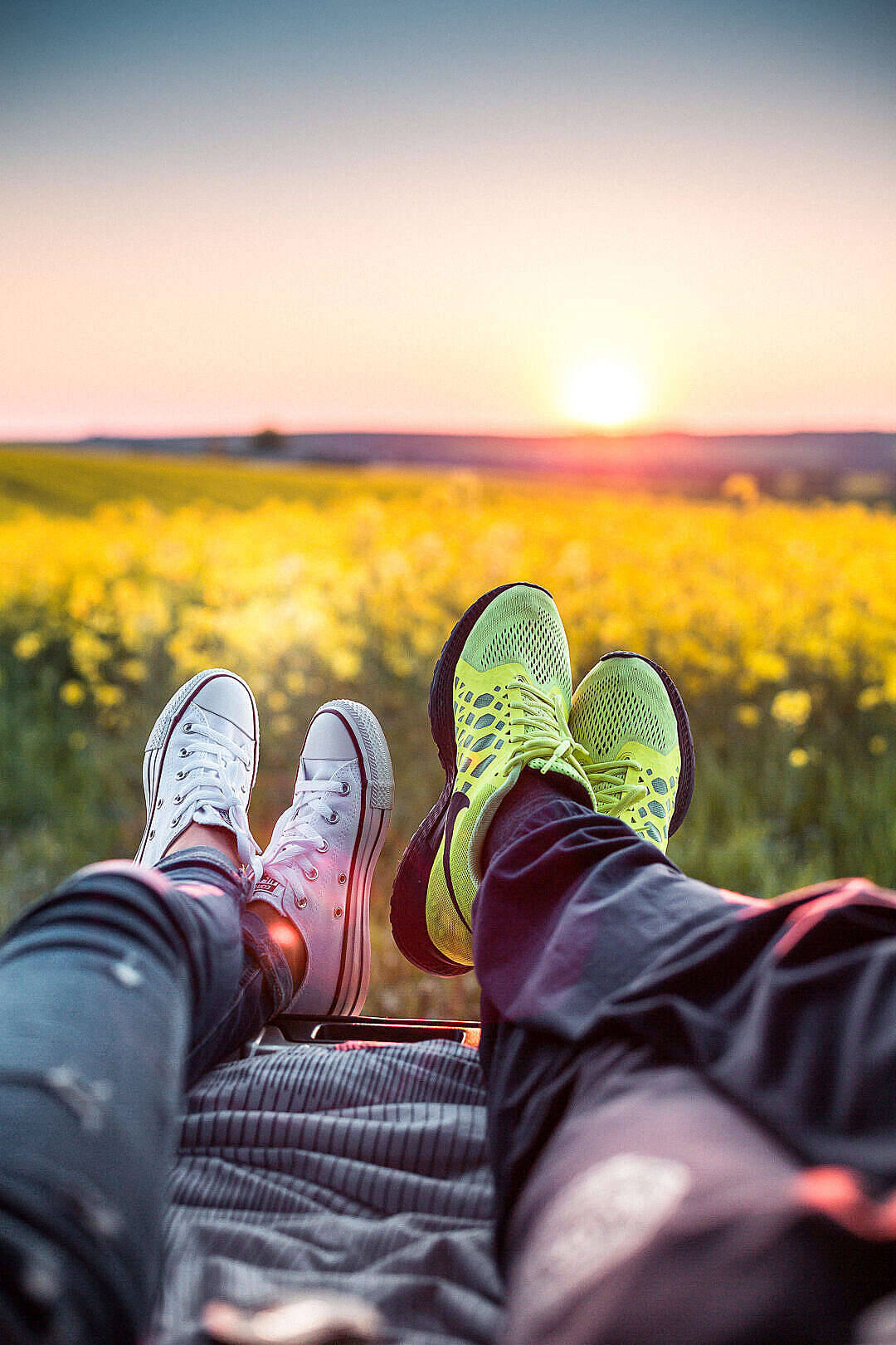 In Love Couples Car Trunk Sunset Background