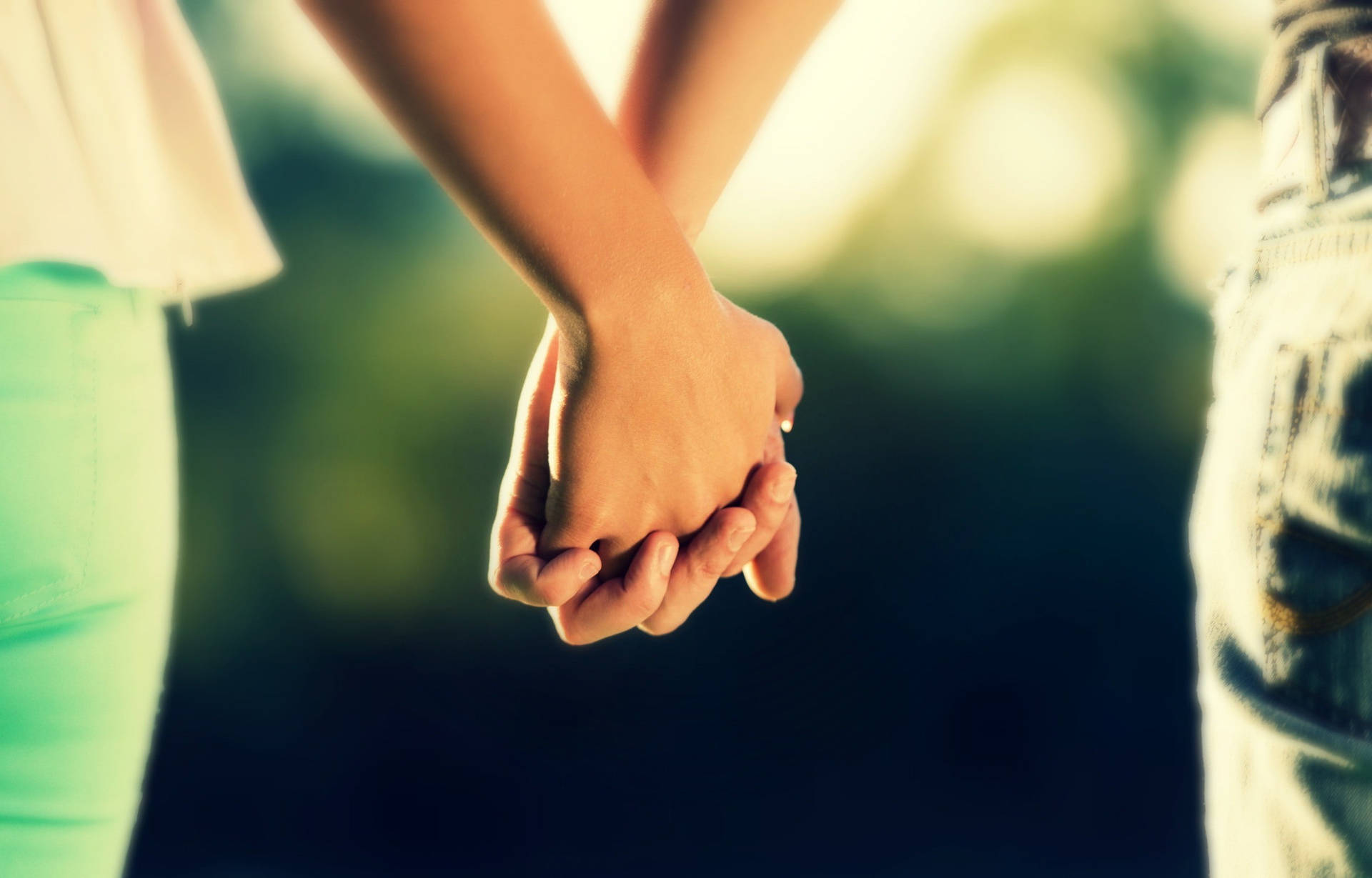 In Love Couples Holding Hands Background