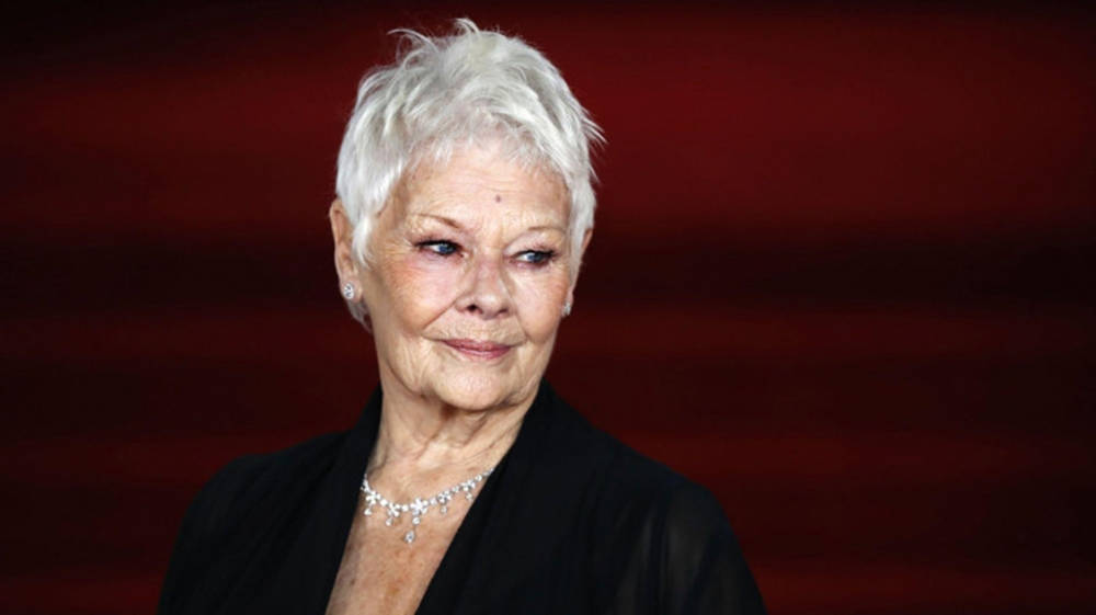 Incredible Actress Judy Dench Background