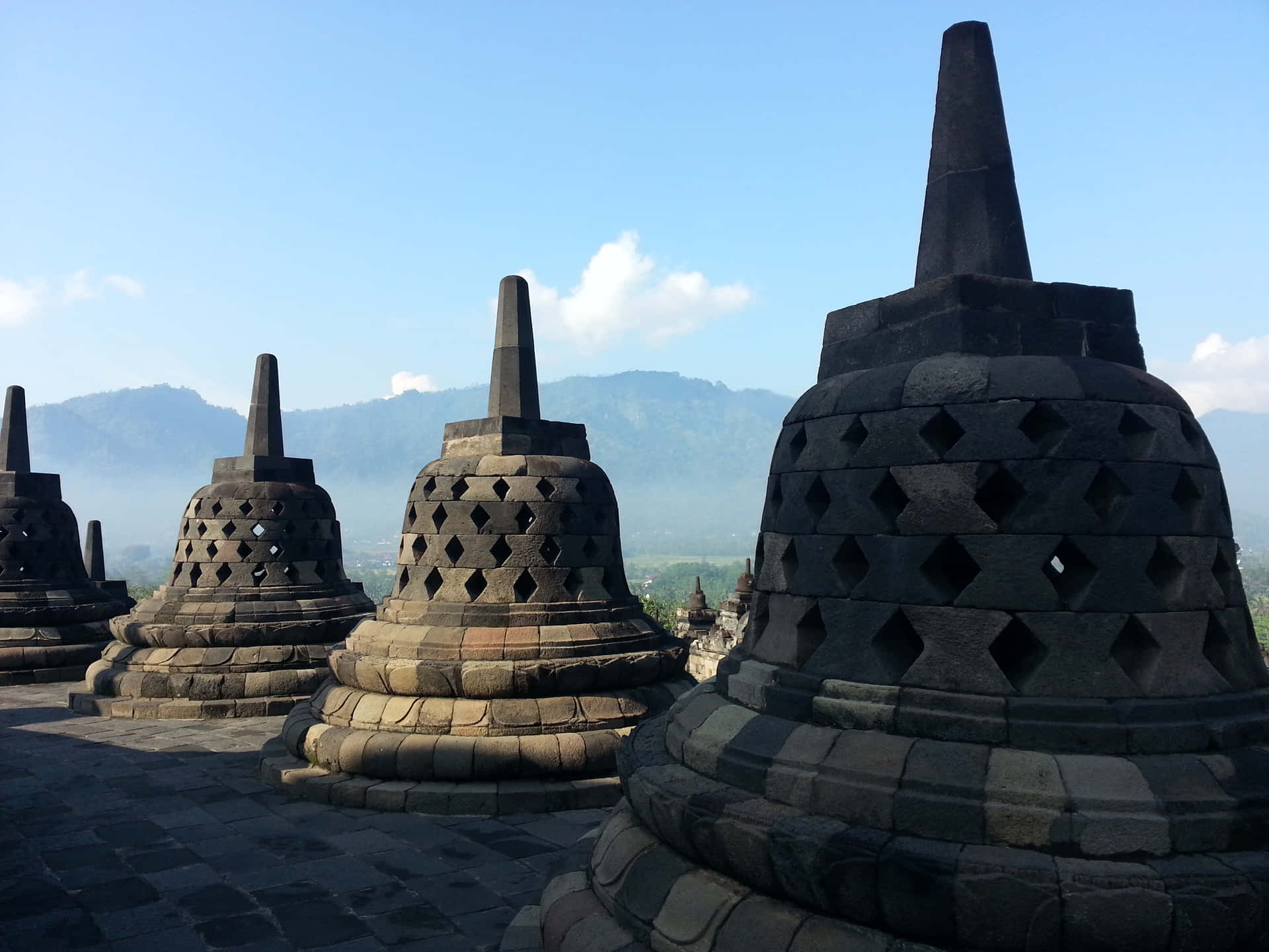 Incredible View On A Beautiful Day In Borobudur Temple Background