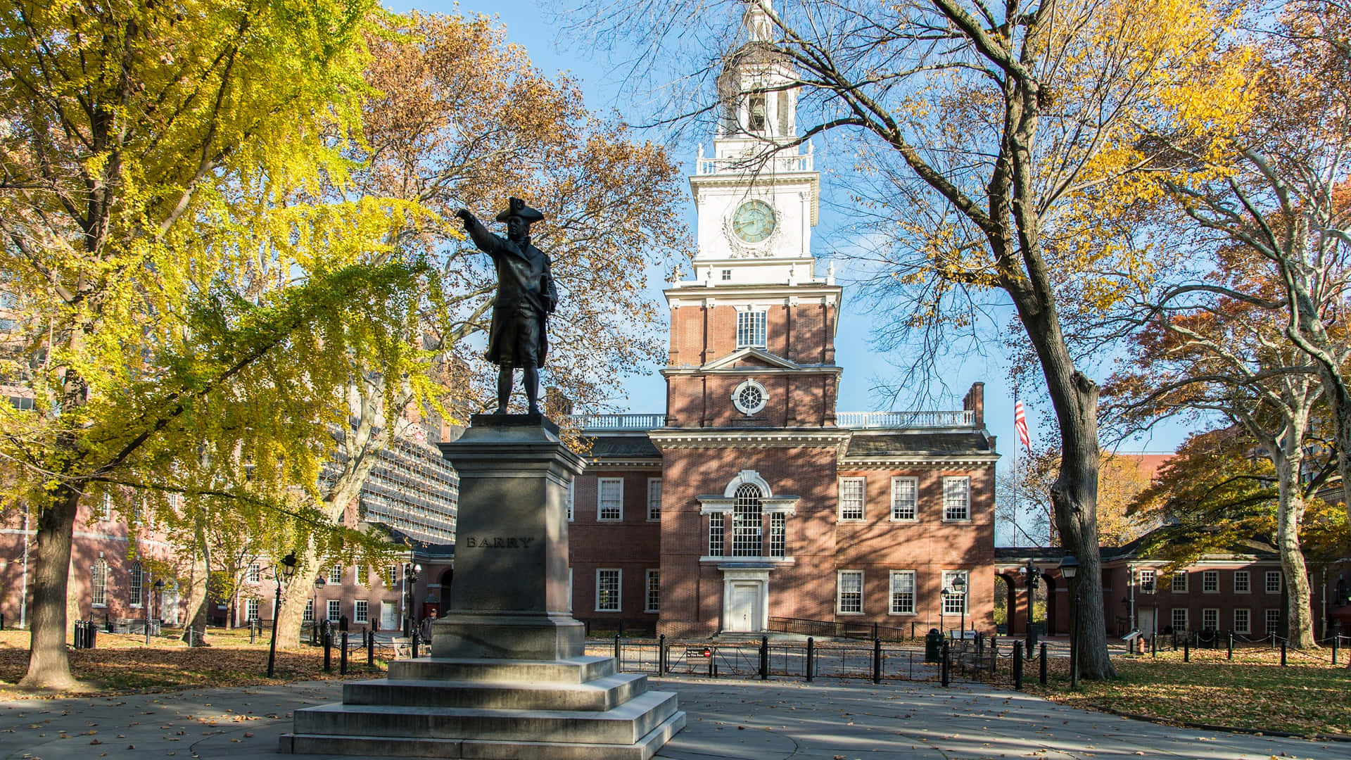 Independence Hall Statue Autumn Background