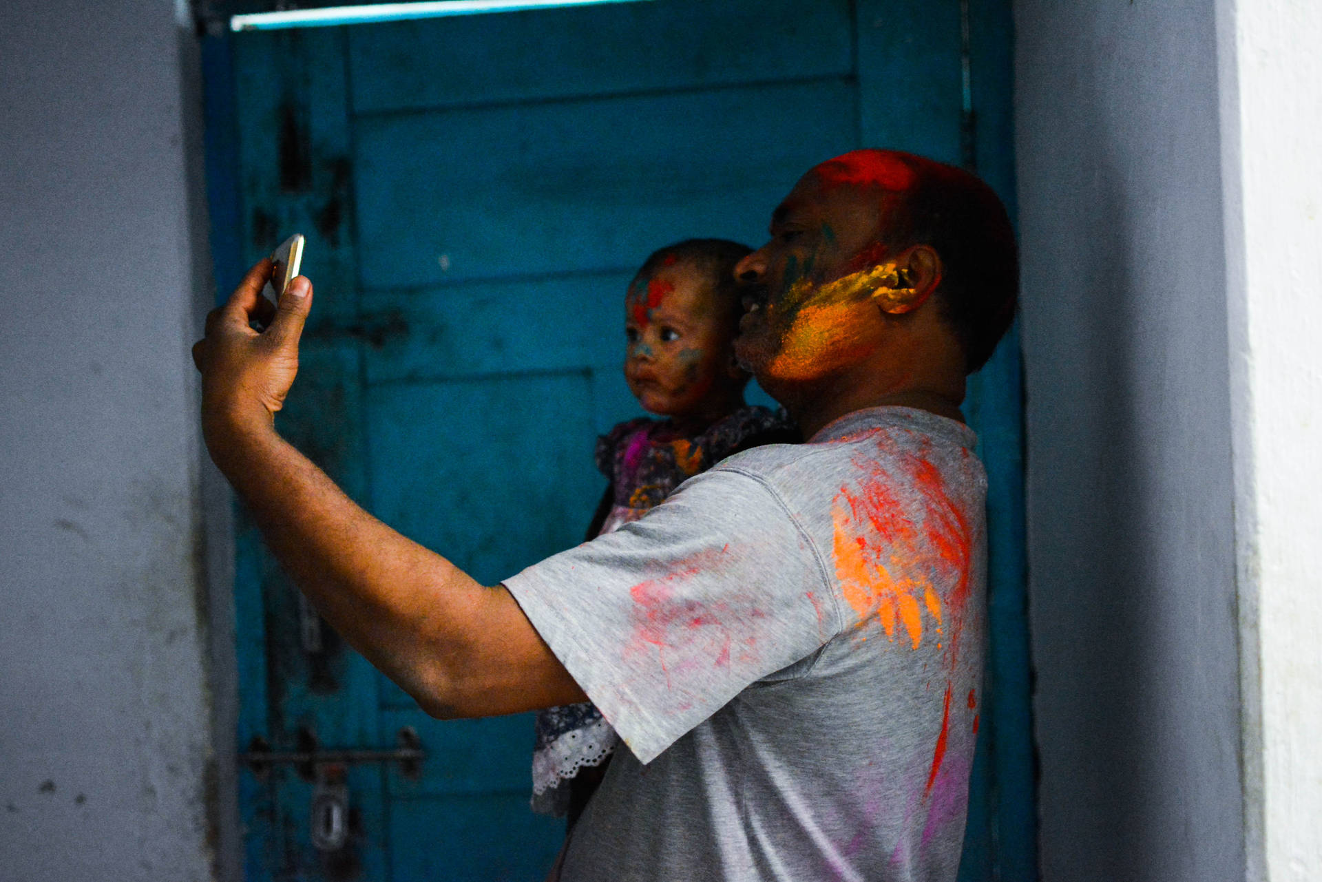 India Holi Father Daughter Background