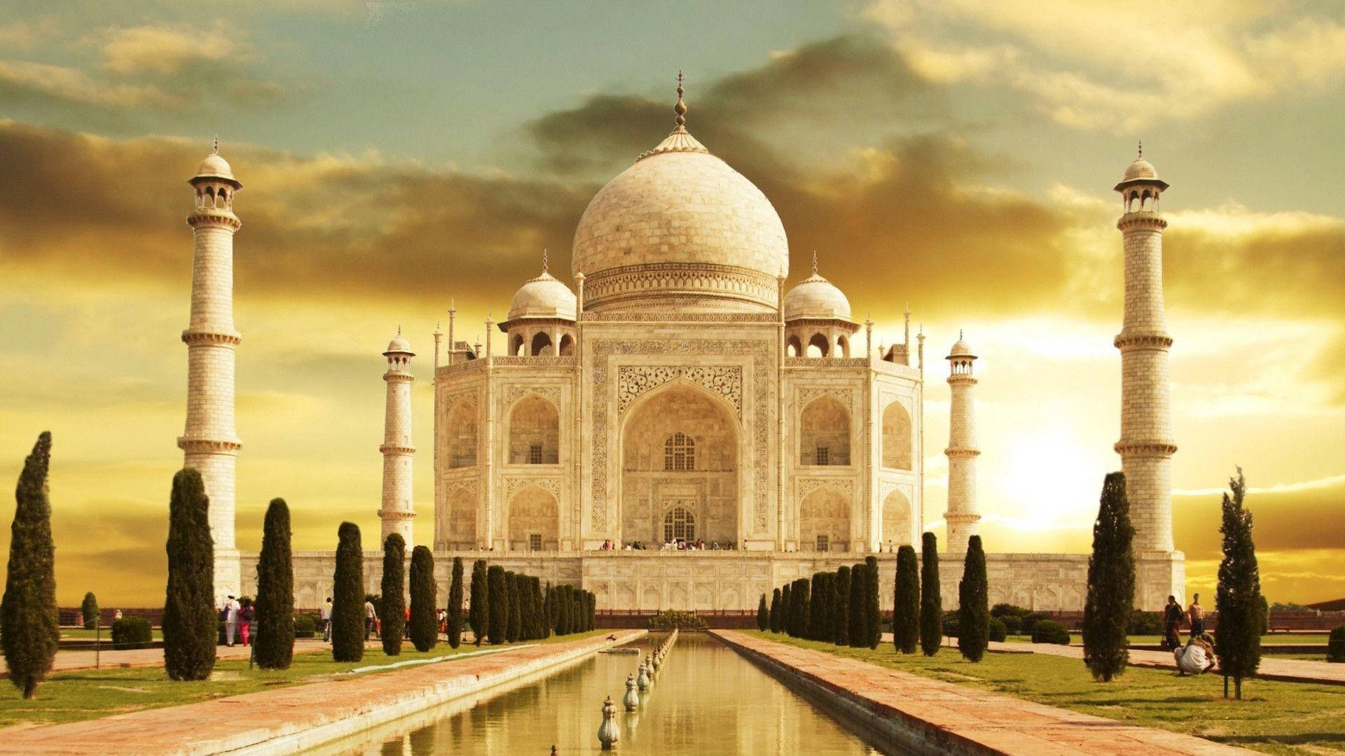 India's Taj Mahal With Sunset Background