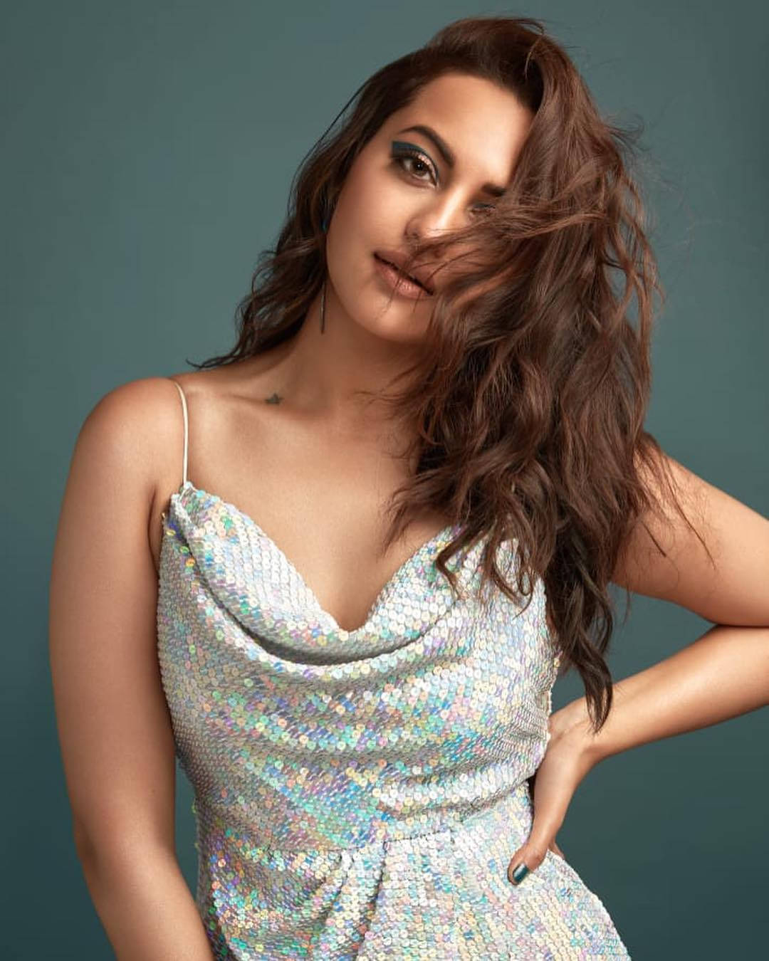 Indian Girl Sonakshi Sinha