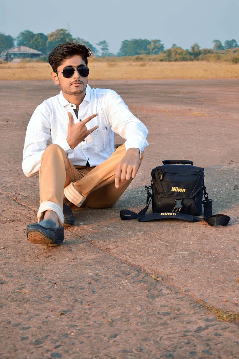 Indian Guy With A Good Fashion Sense Background