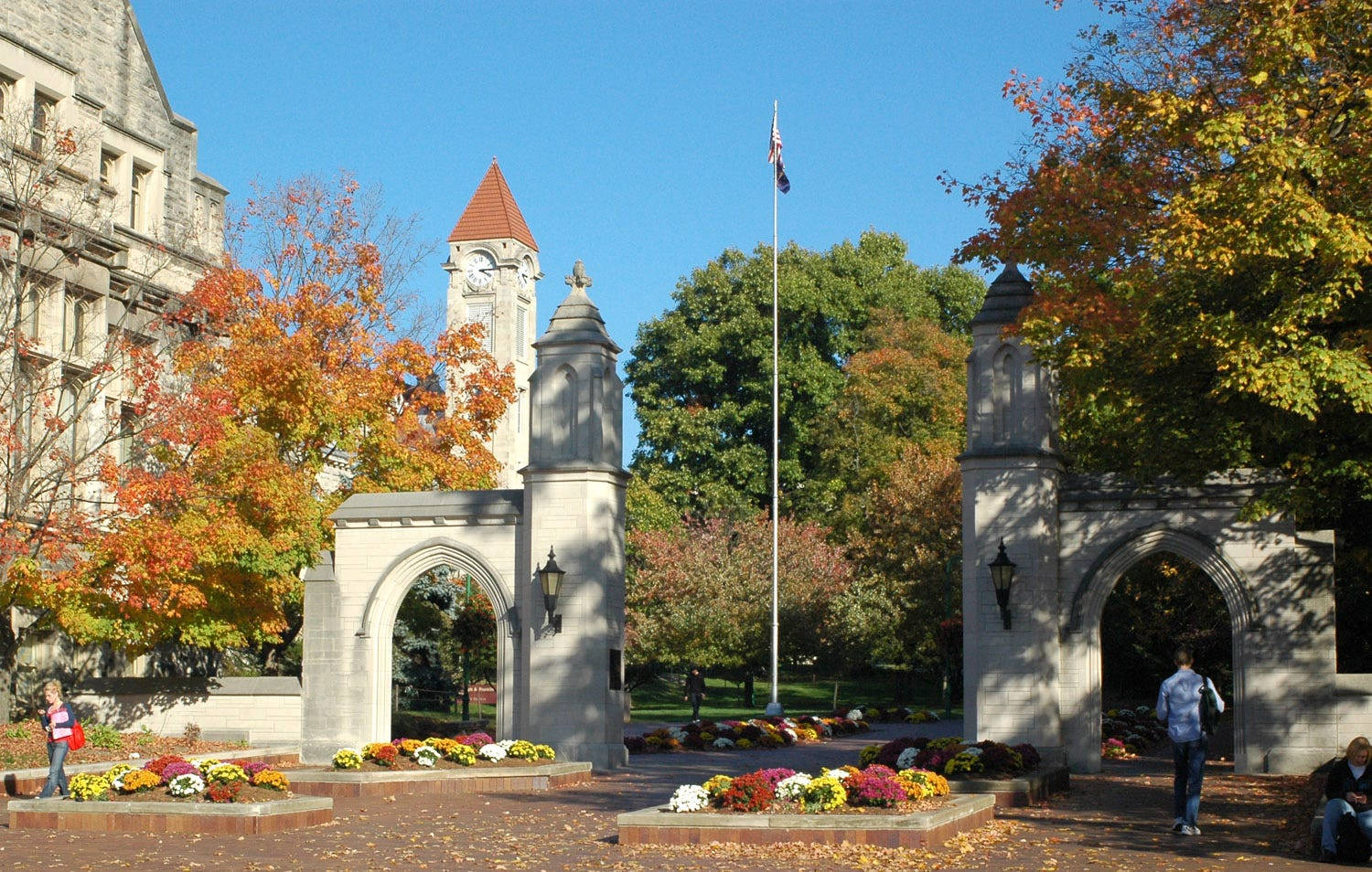 Indiana University Bloomington Gate And Flag Background