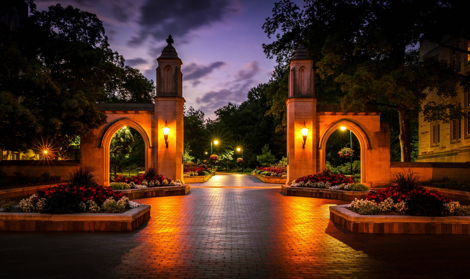 Indiana University Bloomington Nighttime Gate Background