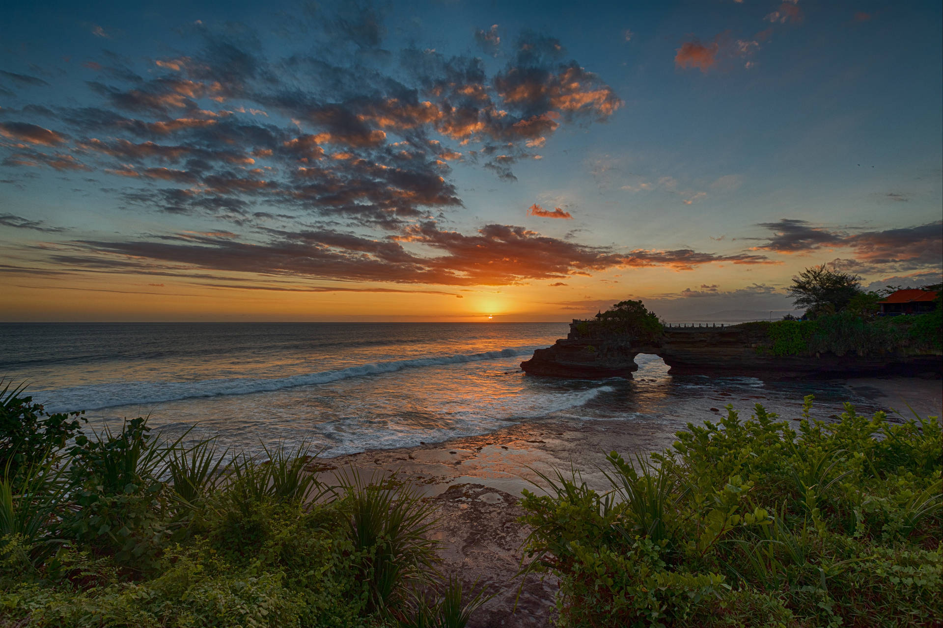 Indonesia Tanah Lot Sunset Background
