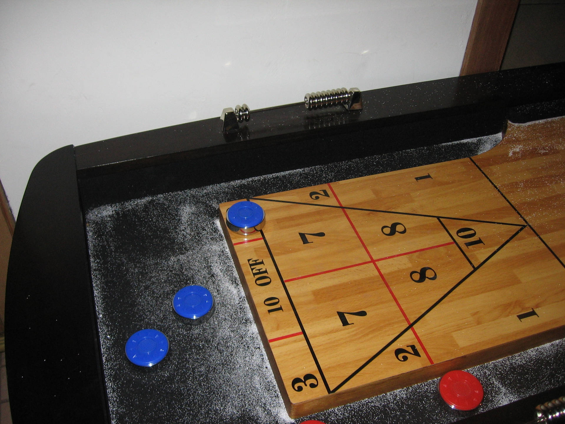 Indoor Shuffleboard Table With Powder Background