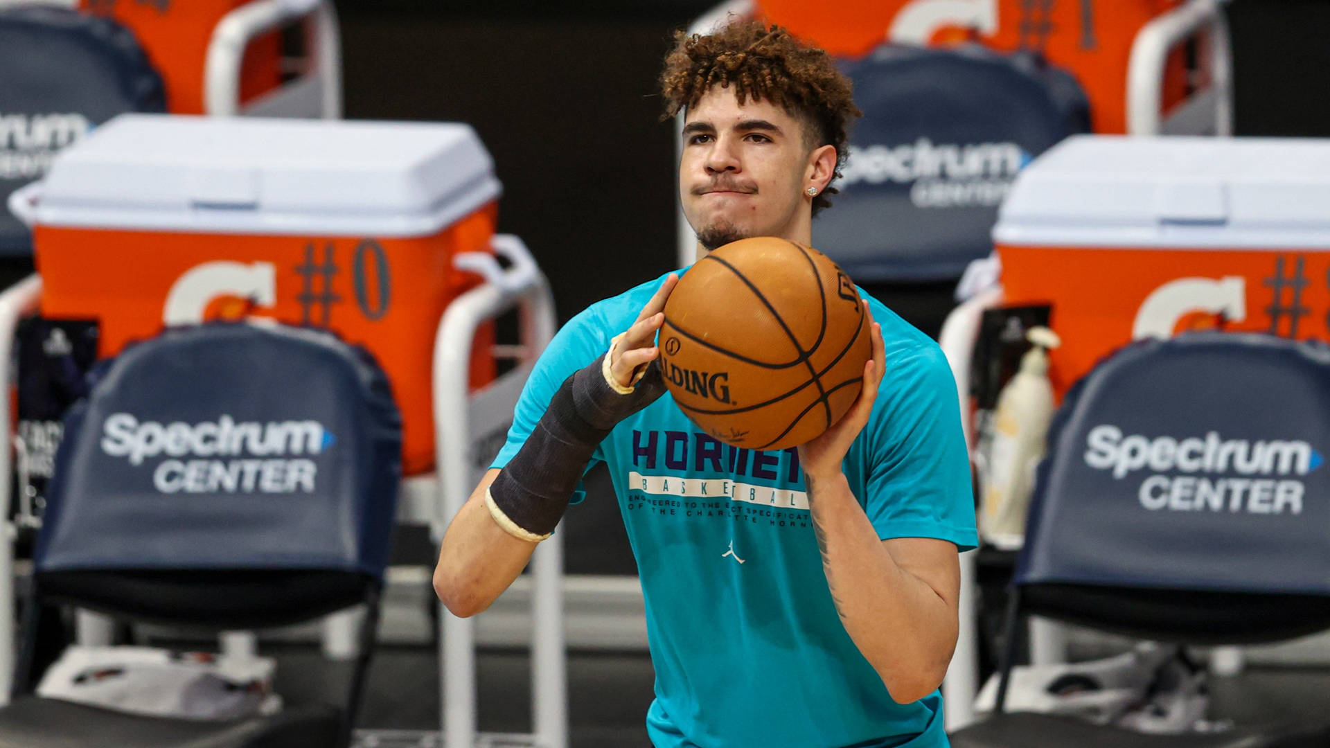 Injured Lamelo Ball Shooting Practice Background