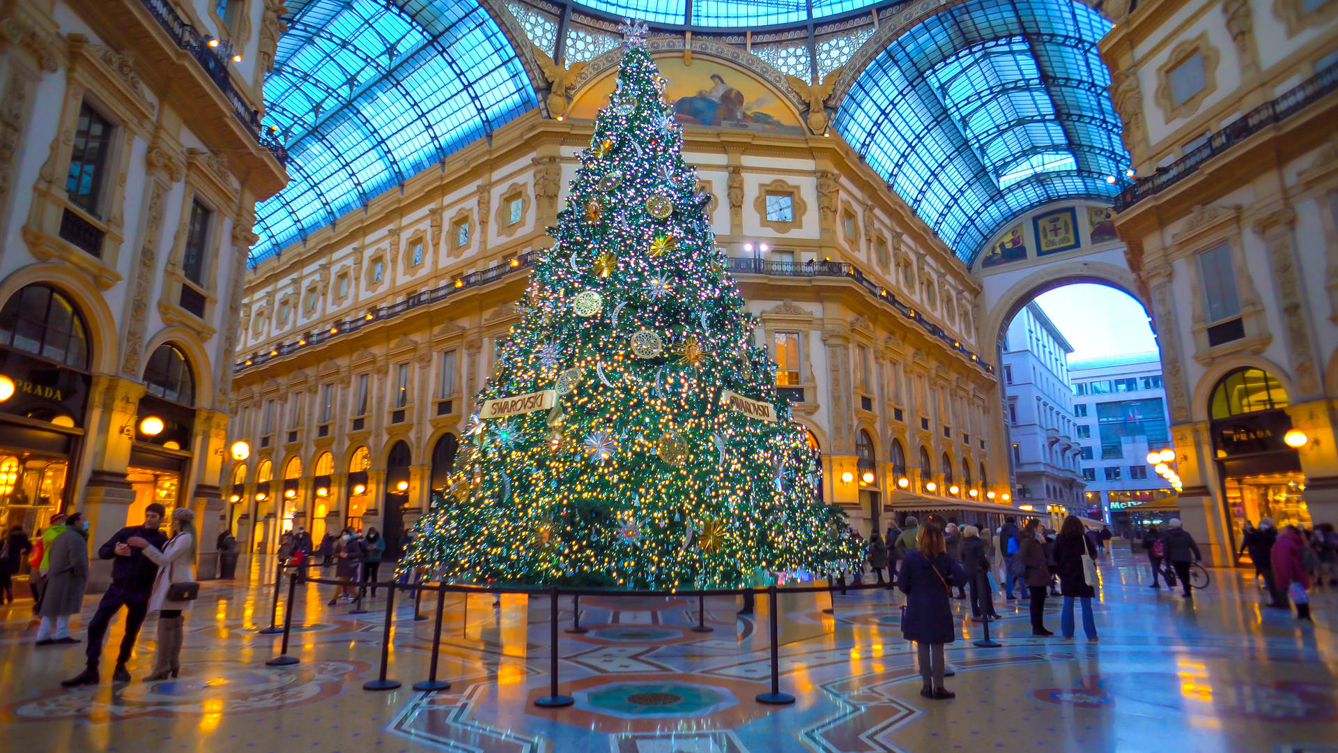 Inside Galleria Vittorio Emanuele Ii In Milan Background