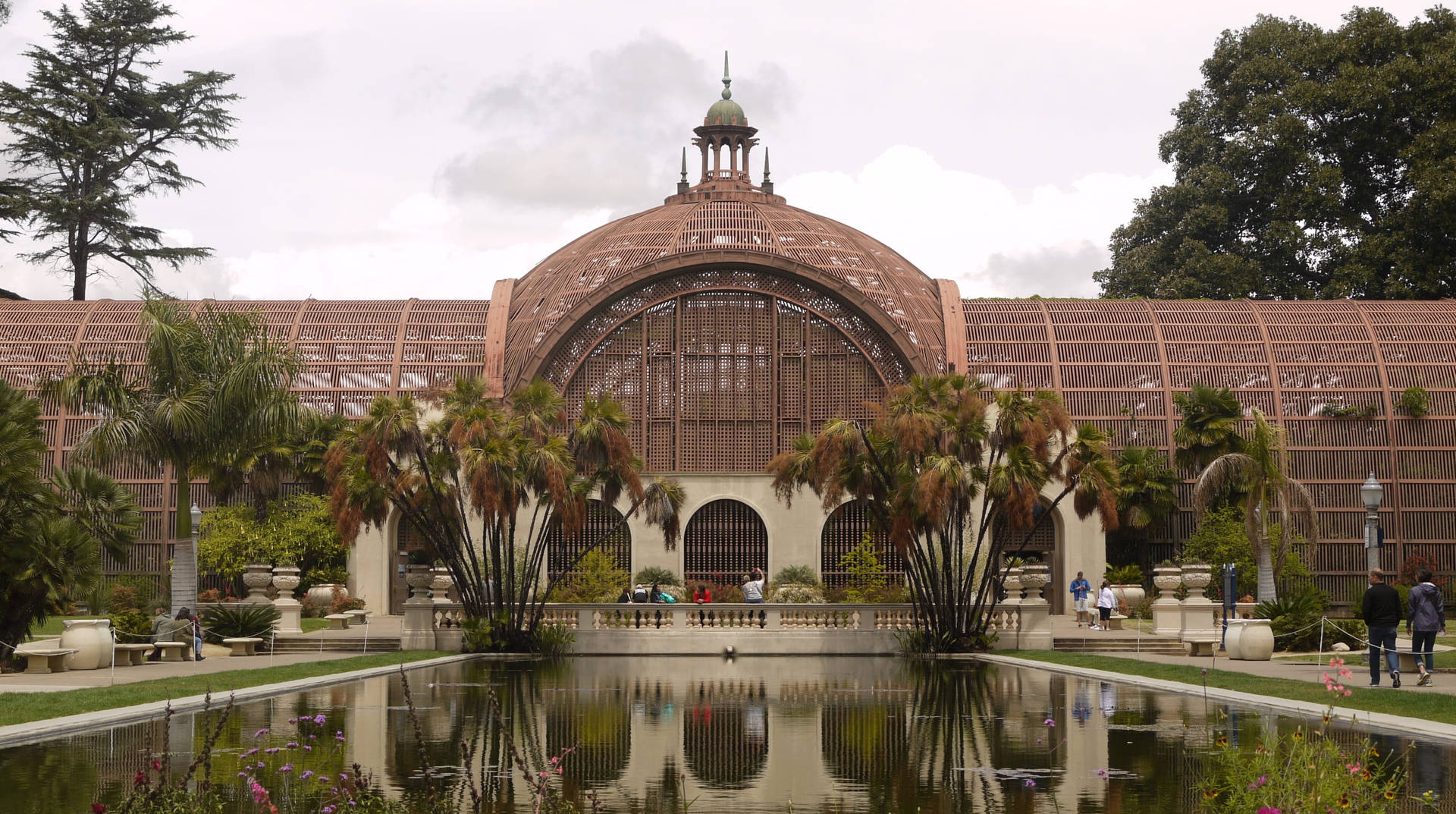 Inside The Botanical Building In Balboa Park Background