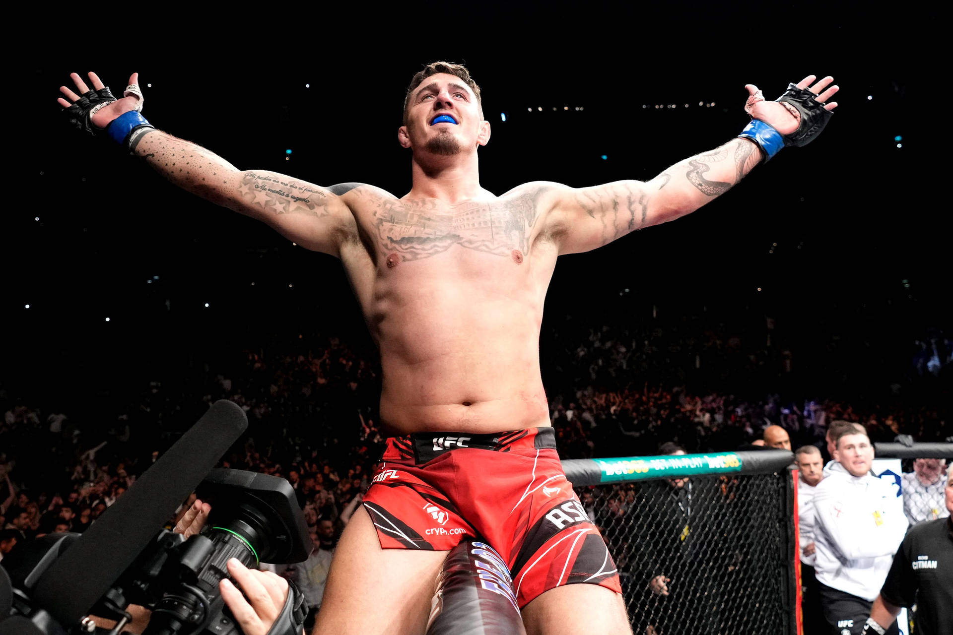 Inspiring Moment As Mma Fighter Tom Aspinall Celebrates Victory