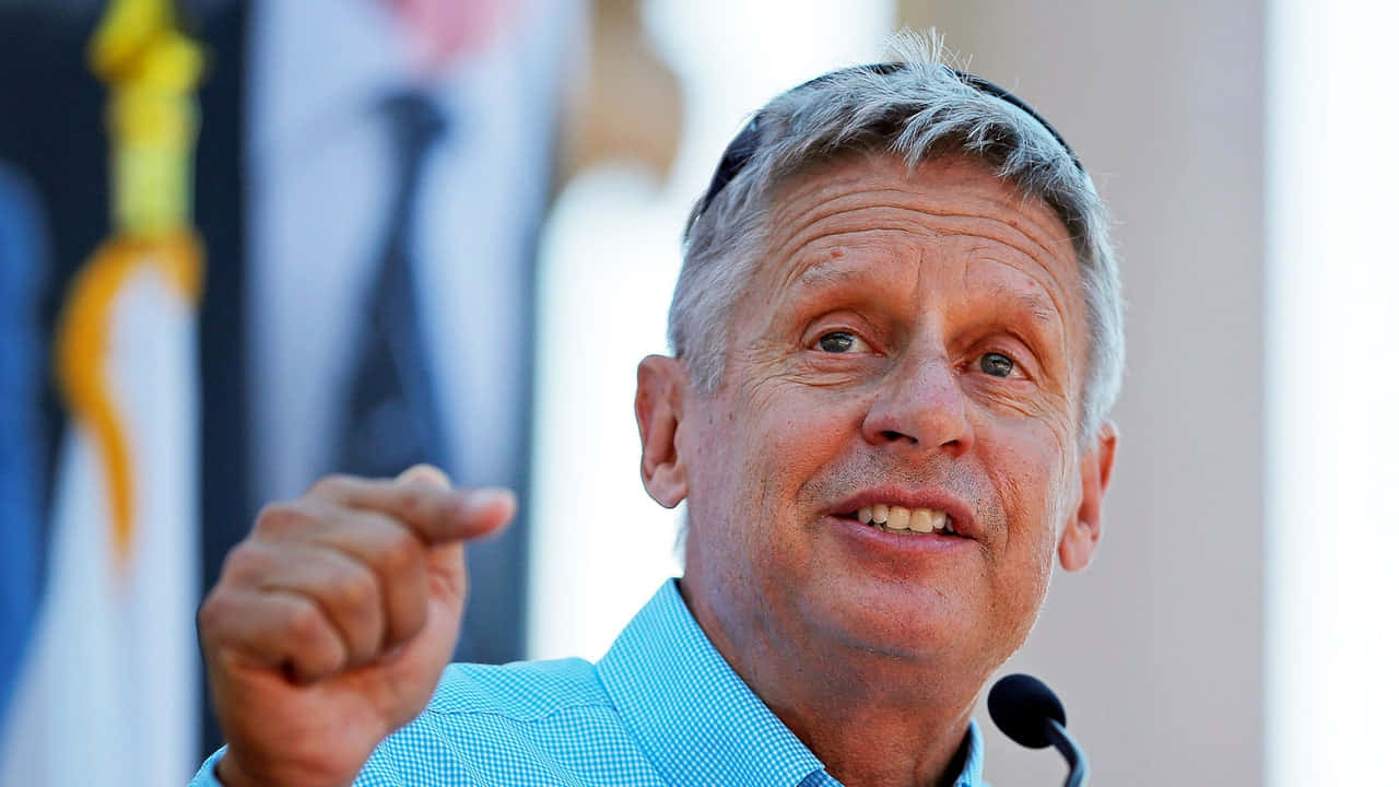 Inspiring Statesman - Gary Johnson Expressing His Viewpoints Background