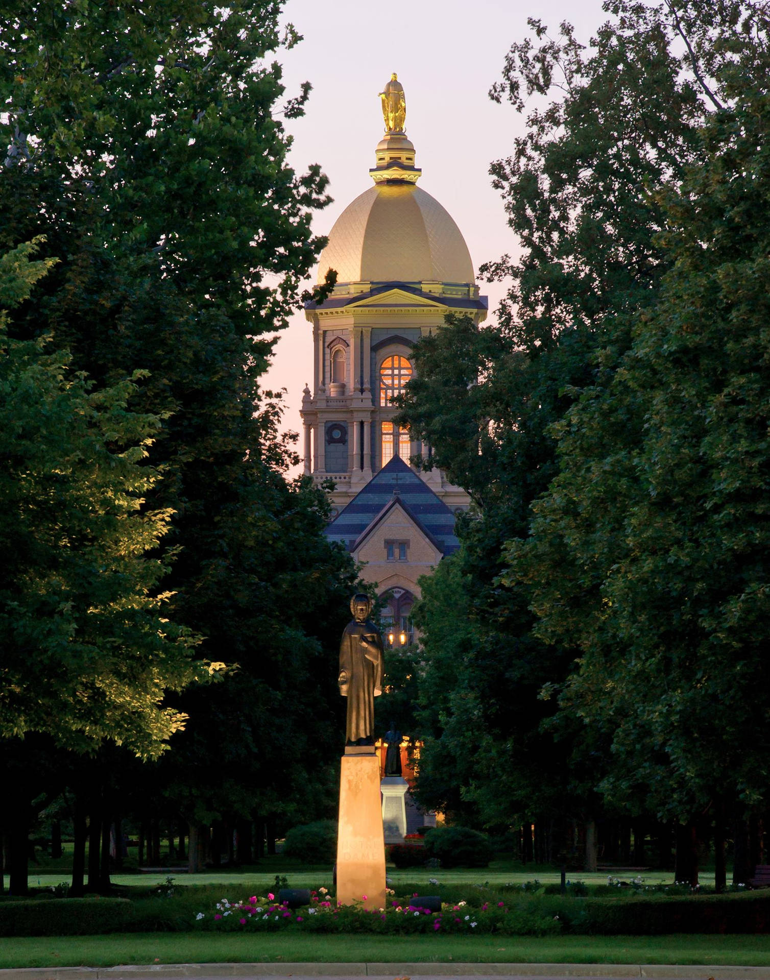 Inspiring Statue Under The Golden Dome At University Of Notre Dame.