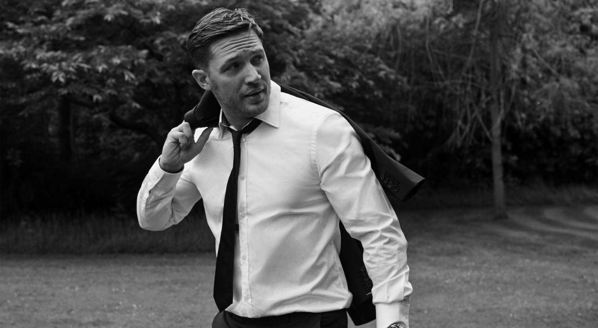 Intense And Versatile Actor Tom Hardy Background