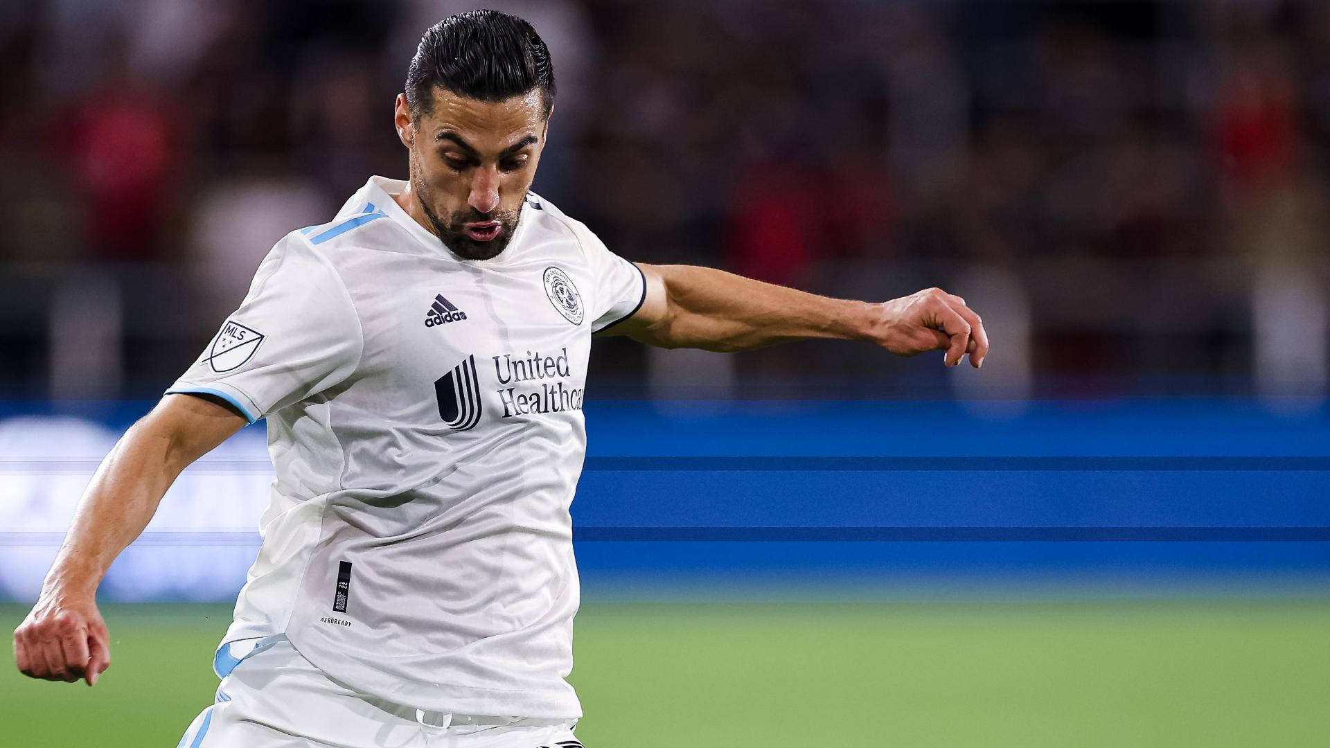 Intense Close Up Shot Sebastian Lletget Background