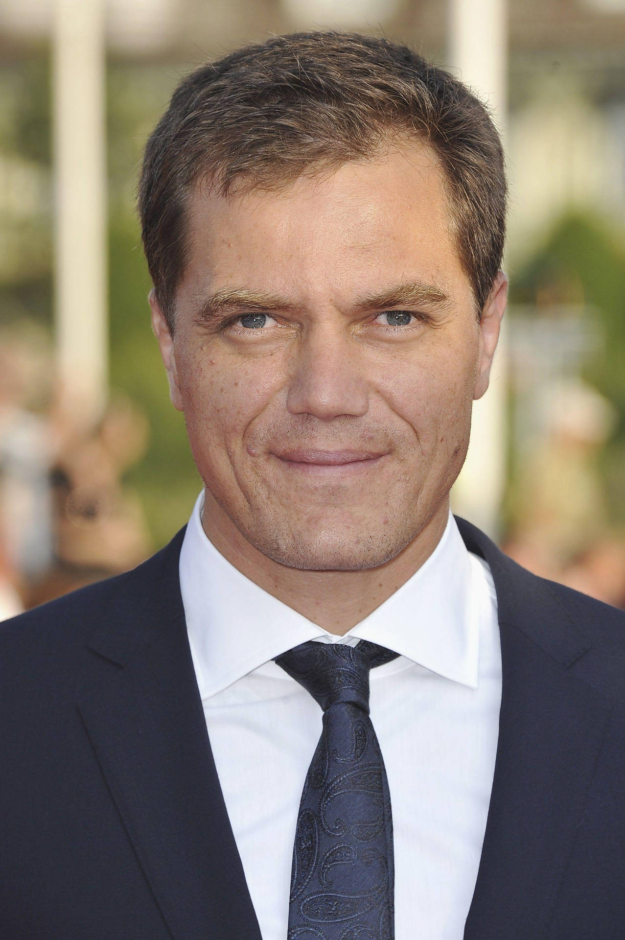 Intense Portrait Of Award-winning Actor Michael Shannon Background