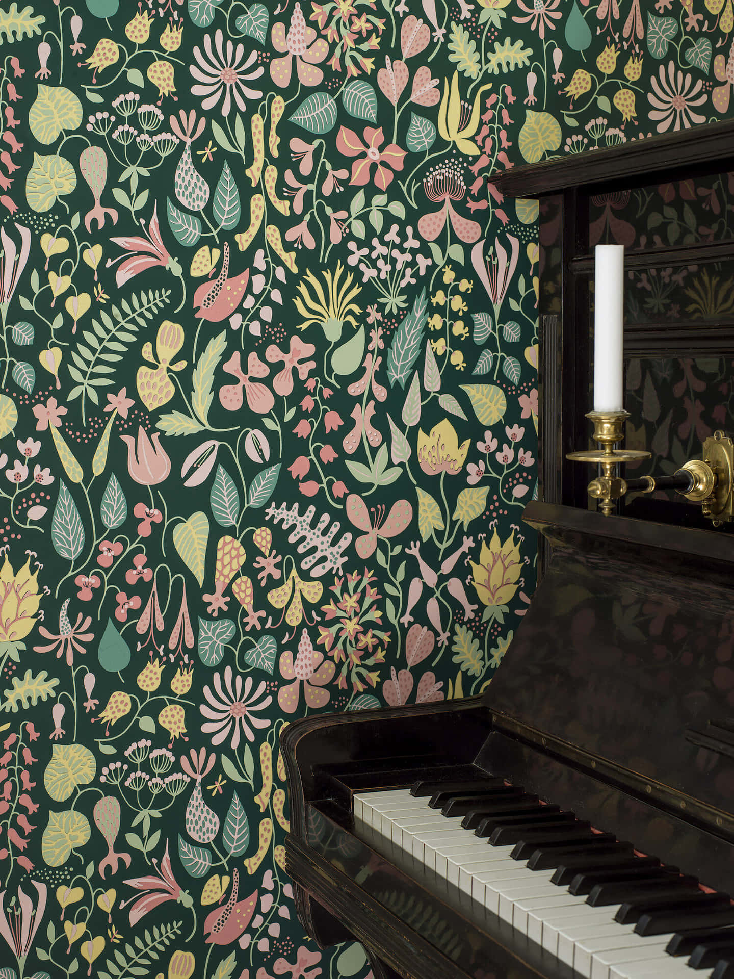 Intricate Vintage Piano [wallpaper]