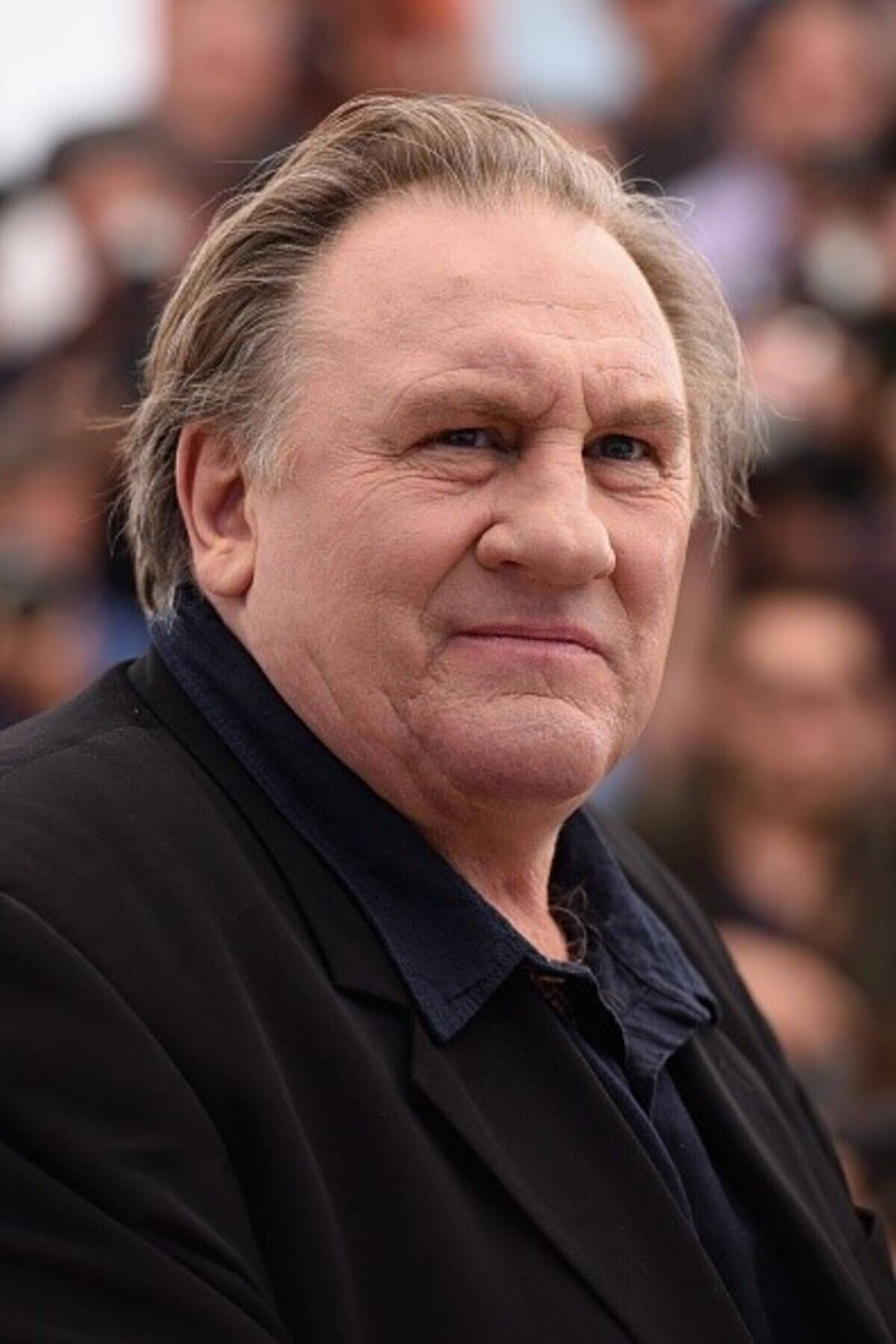 Intriguing Black Shirt Portrait Of Gérard Depardieu Background