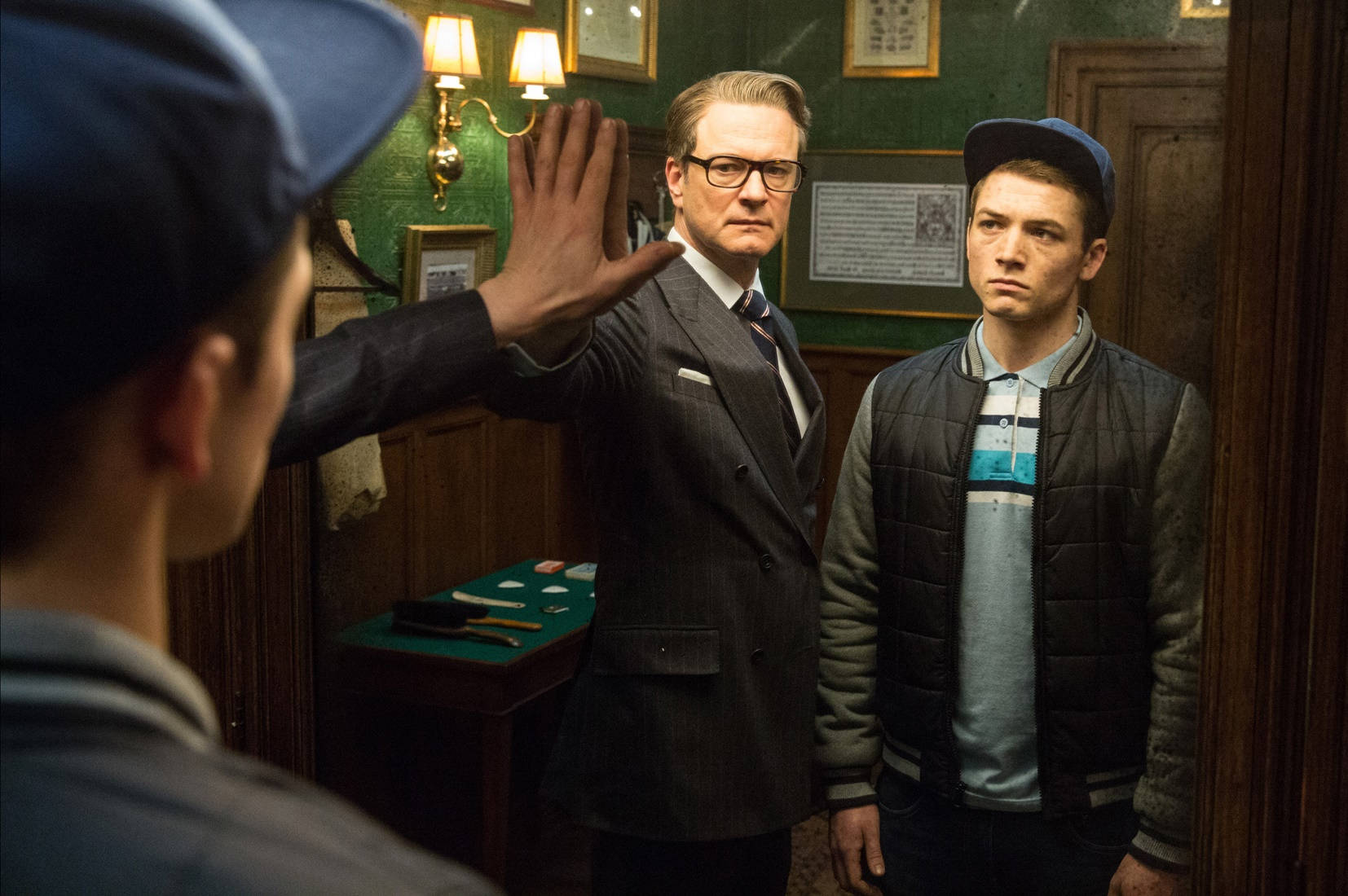 Intriguing Mirror Scene From Kingsman The Secret Service Background