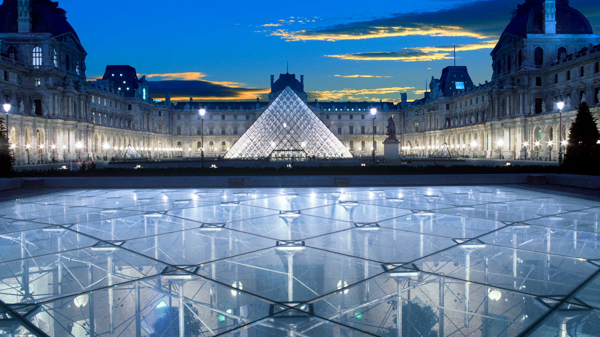 Inverted Pyramid At The Louvre Museum Background