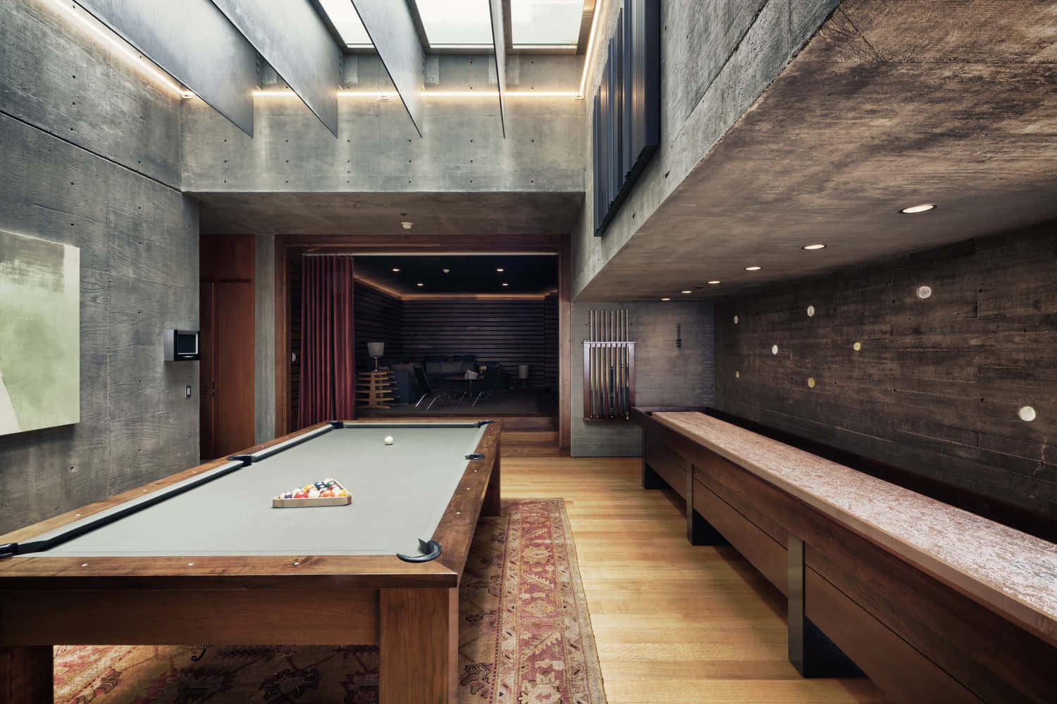 Invigorating Game Night With Stunning Pool Table