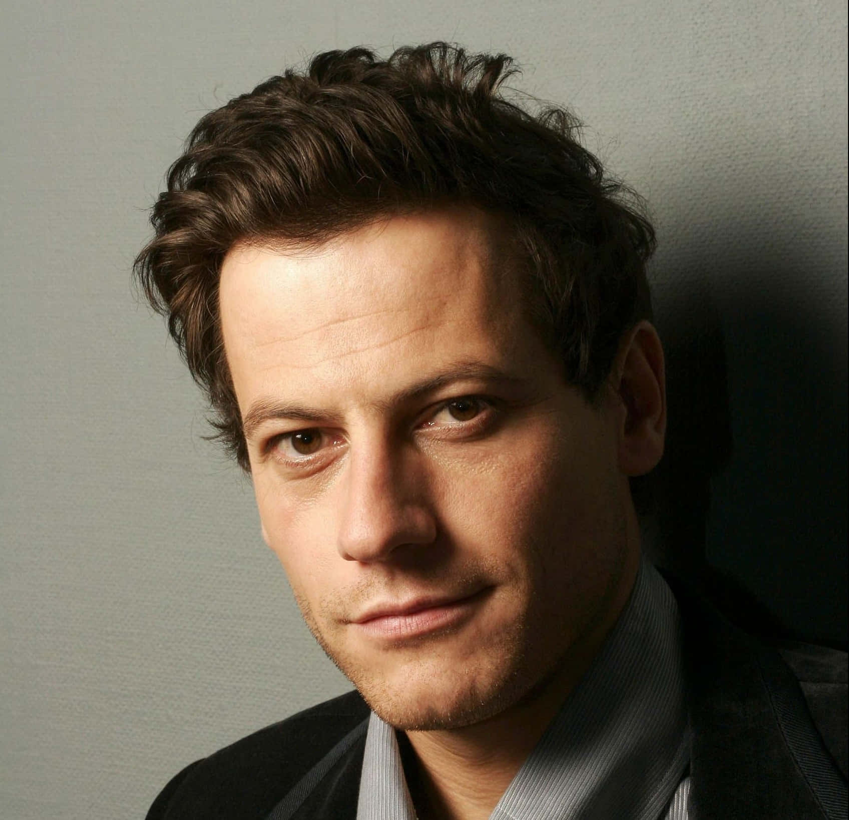 Ioan Gruffudd 1696 X 1638 Background