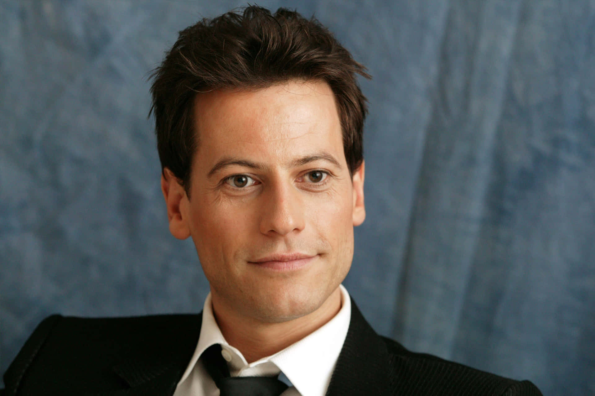 Ioan Gruffudd 2070 X 1380