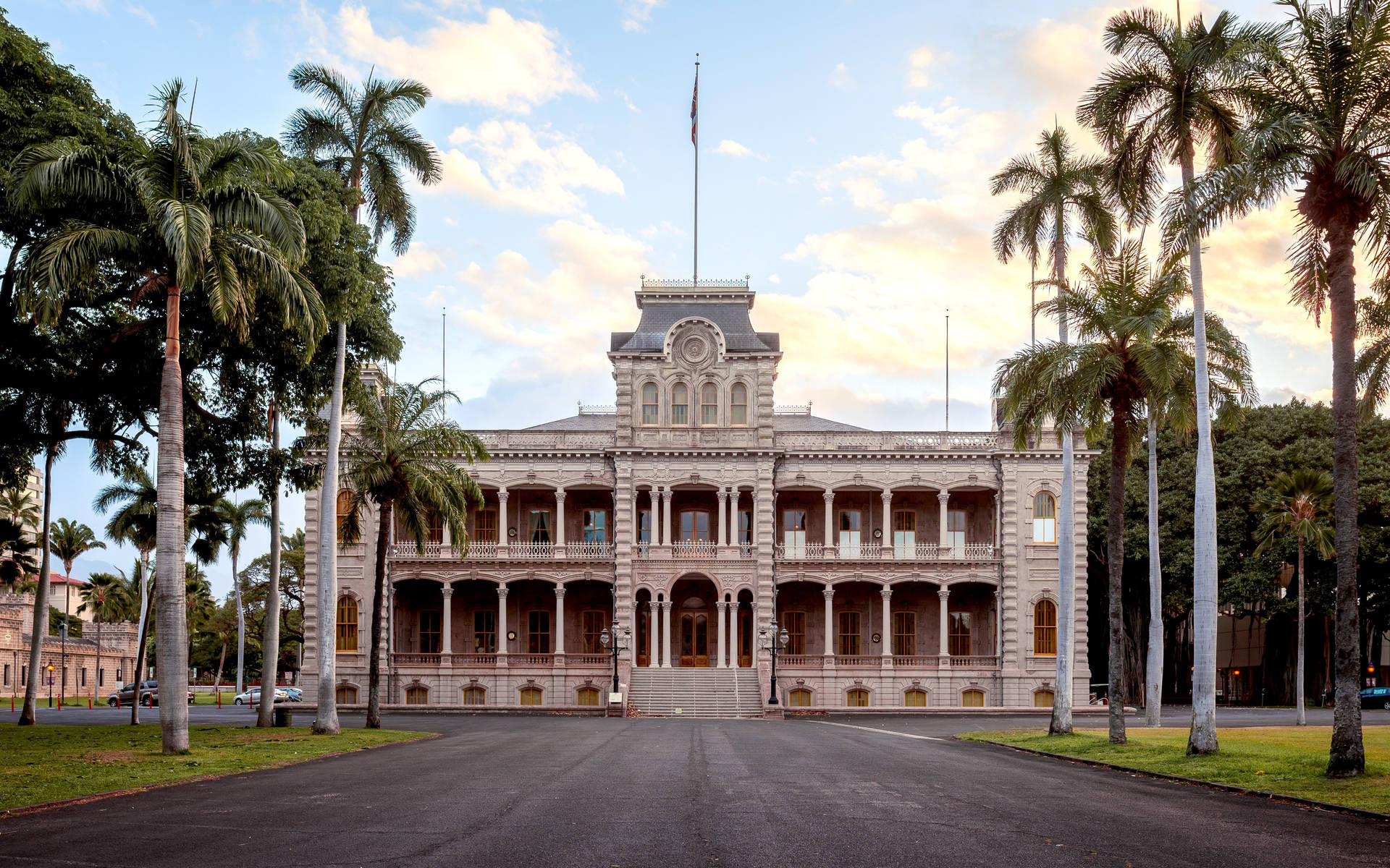 Iolani Palace Almost Sunset Background