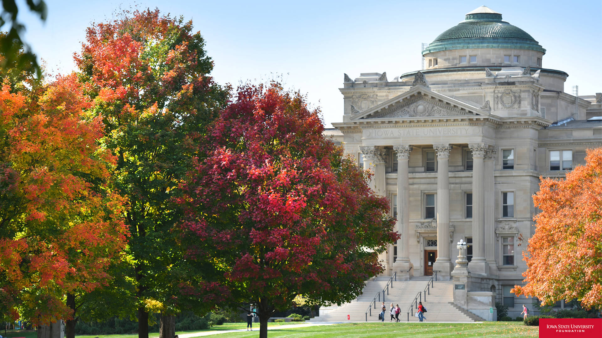 Iowa State University Start Of Autumn Background