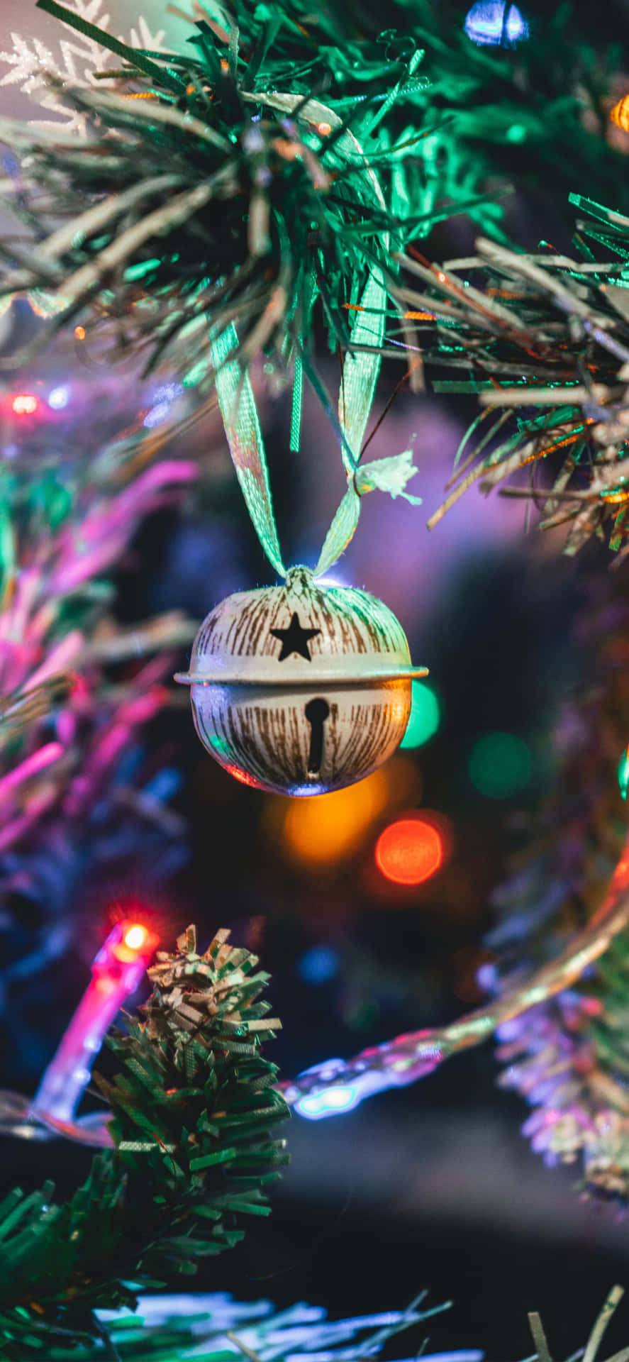 Iphone Christmas Aesthetic Bell Star Key Background