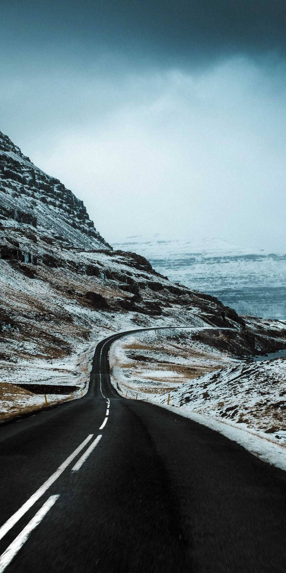 Iphone Home Screen Mountain Road Background